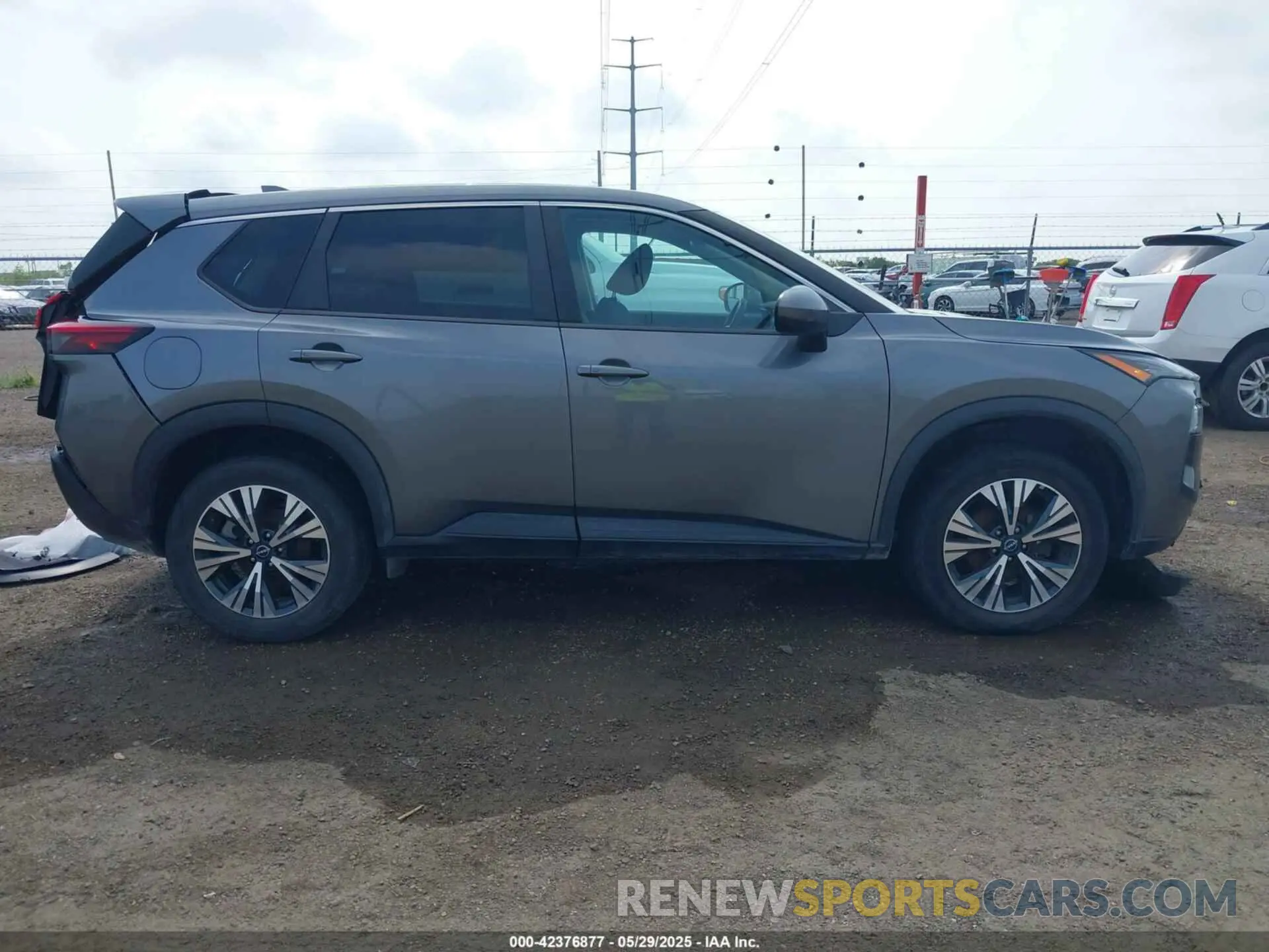 14 Photograph of a damaged car 5N1BT3BB4NC693334 NISSAN ROGUE 2022