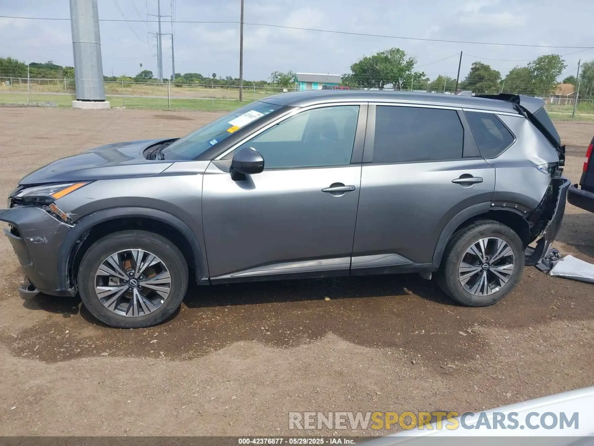 15 Photograph of a damaged car 5N1BT3BB4NC693334 NISSAN ROGUE 2022