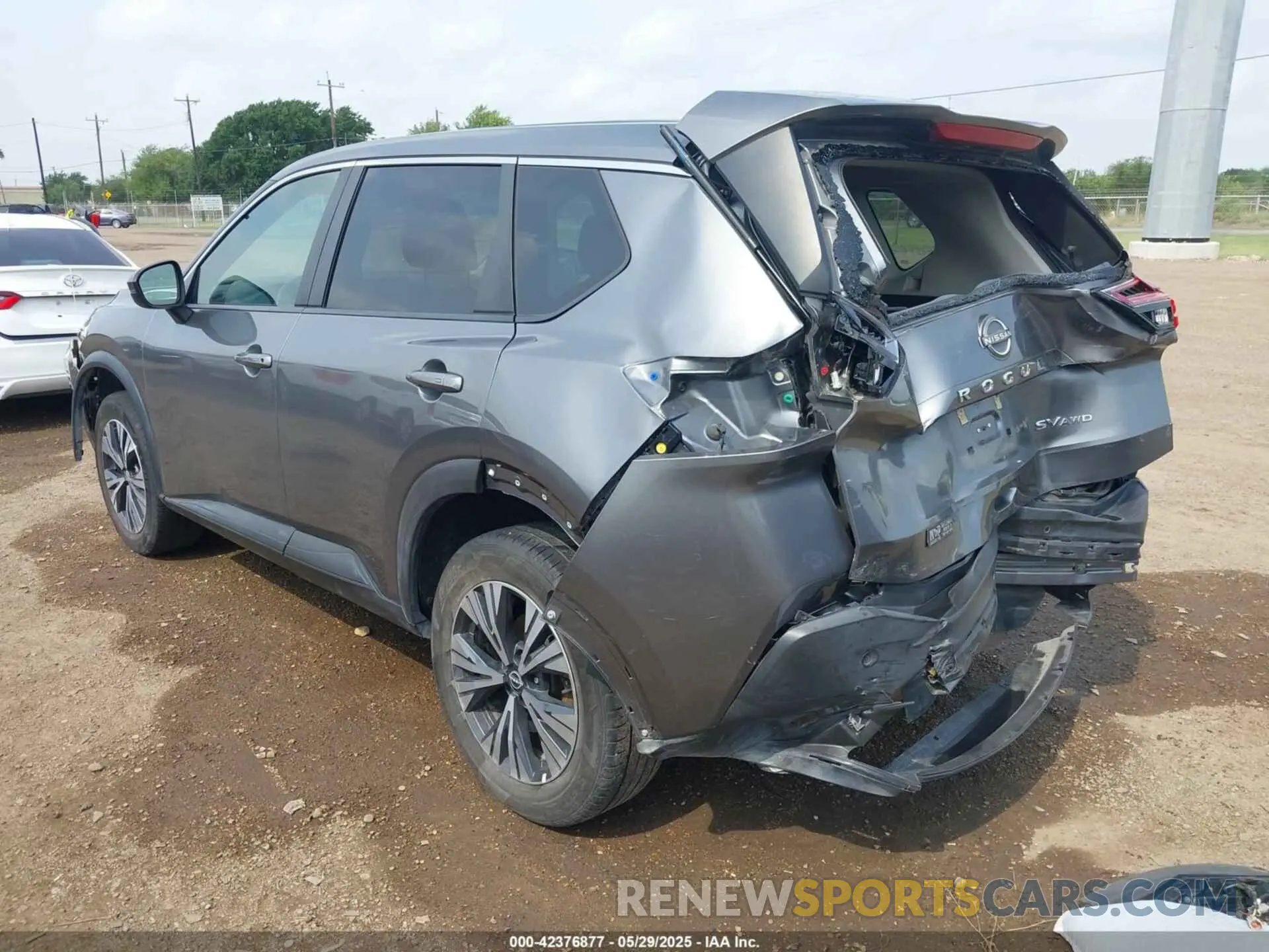 3 Photograph of a damaged car 5N1BT3BB4NC693334 NISSAN ROGUE 2022