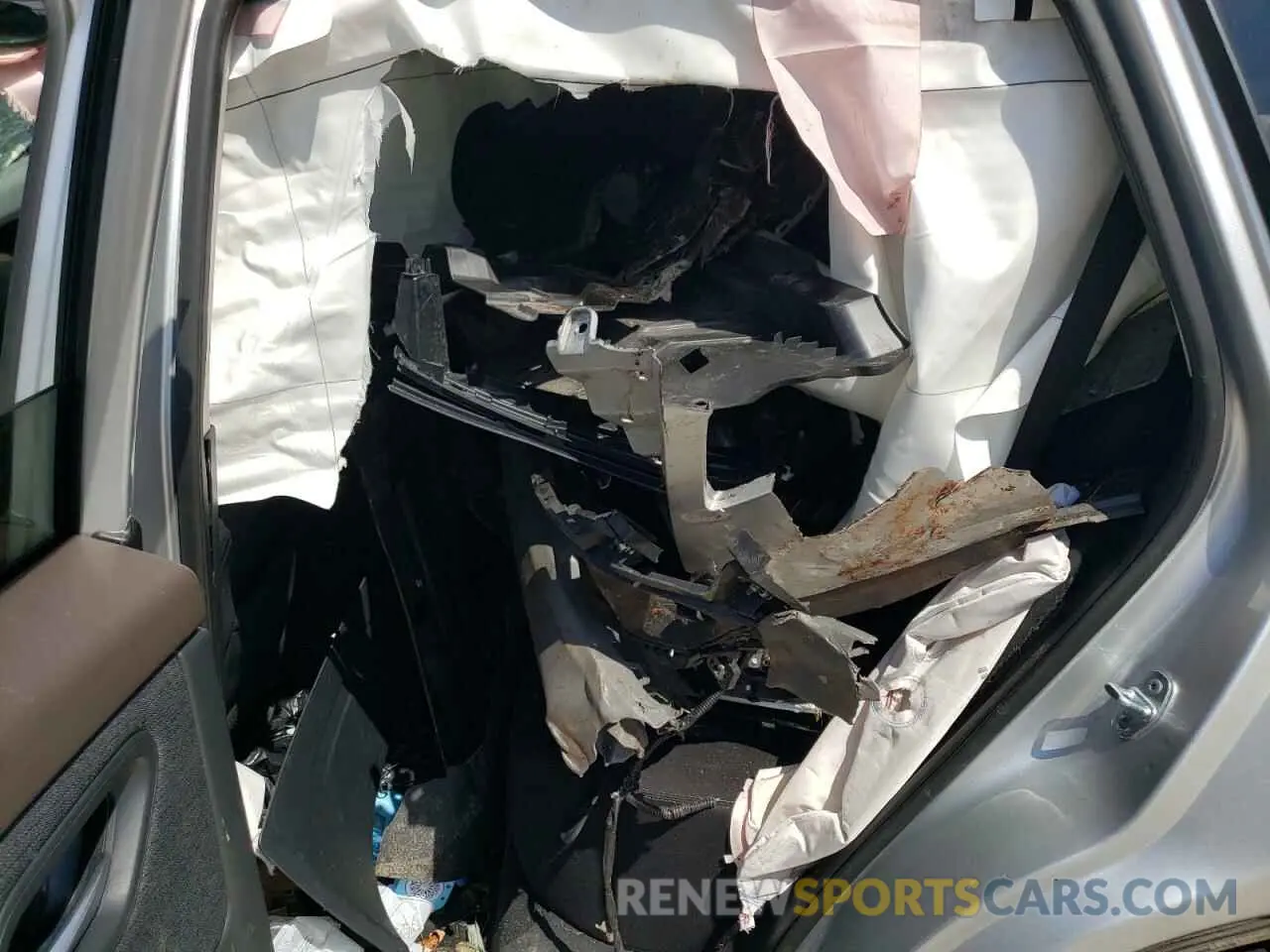 11 Photograph of a damaged car 5N1BT3BB5NC673948 NISSAN ROGUE 2022