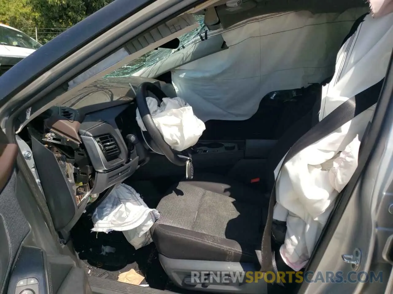 7 Photograph of a damaged car 5N1BT3BB5NC673948 NISSAN ROGUE 2022
