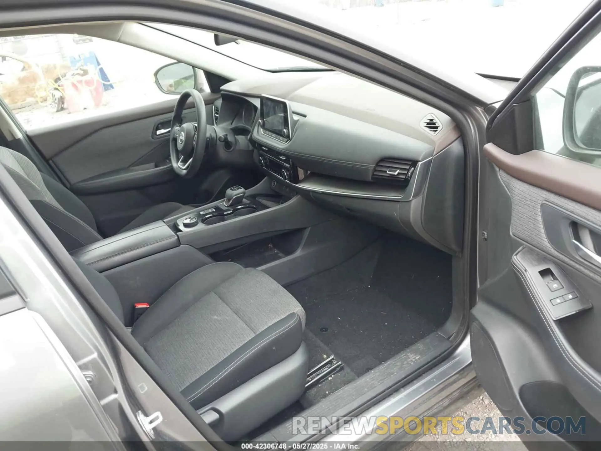 5 Photograph of a damaged car 5N1BT3BB6NC698308 NISSAN ROGUE 2022