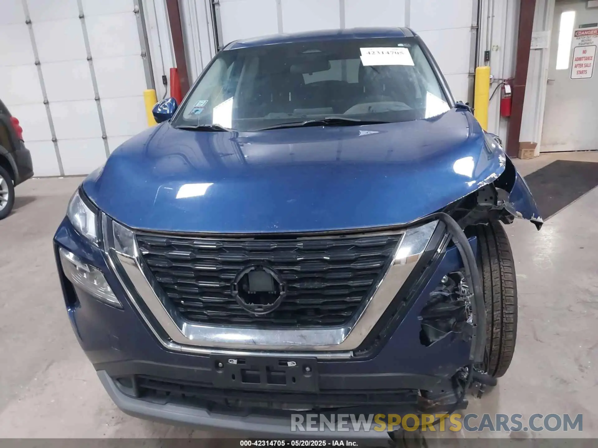12 Photograph of a damaged car 5N1BT3BB6NC701725 NISSAN ROGUE 2022