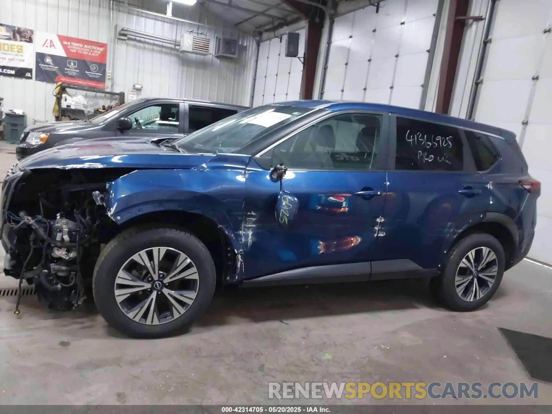 14 Photograph of a damaged car 5N1BT3BB6NC701725 NISSAN ROGUE 2022