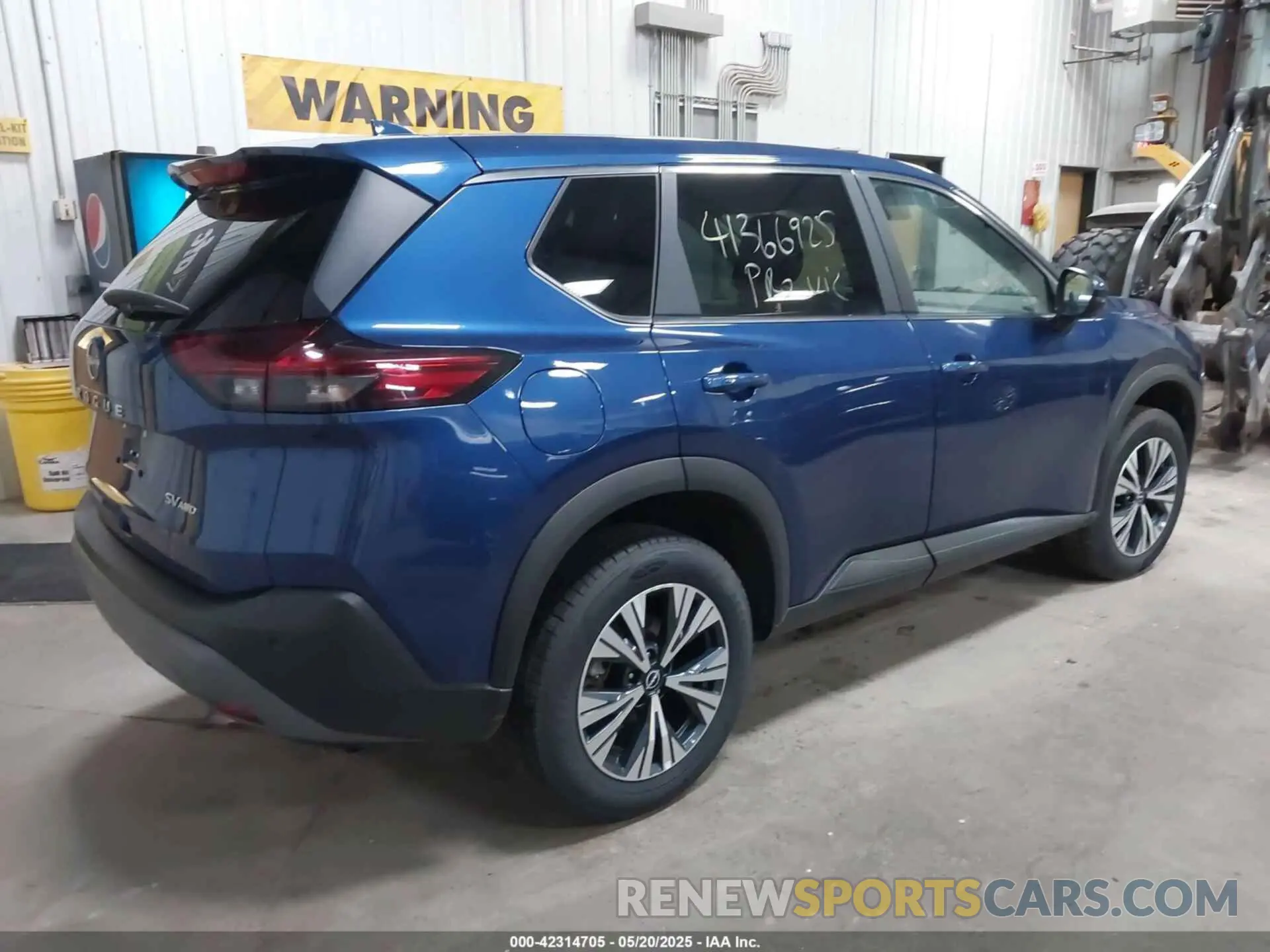 4 Photograph of a damaged car 5N1BT3BB6NC701725 NISSAN ROGUE 2022