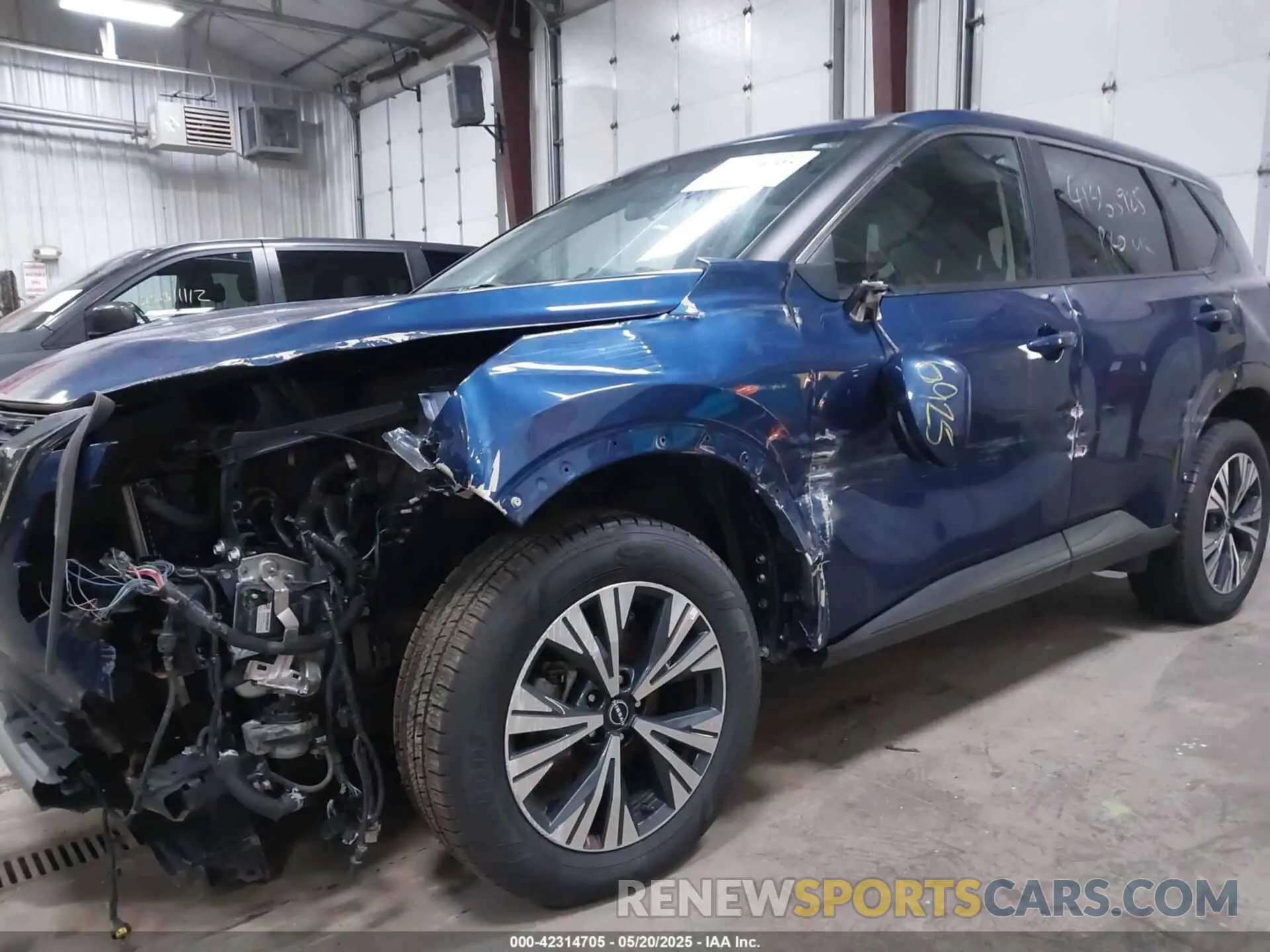 6 Photograph of a damaged car 5N1BT3BB6NC701725 NISSAN ROGUE 2022