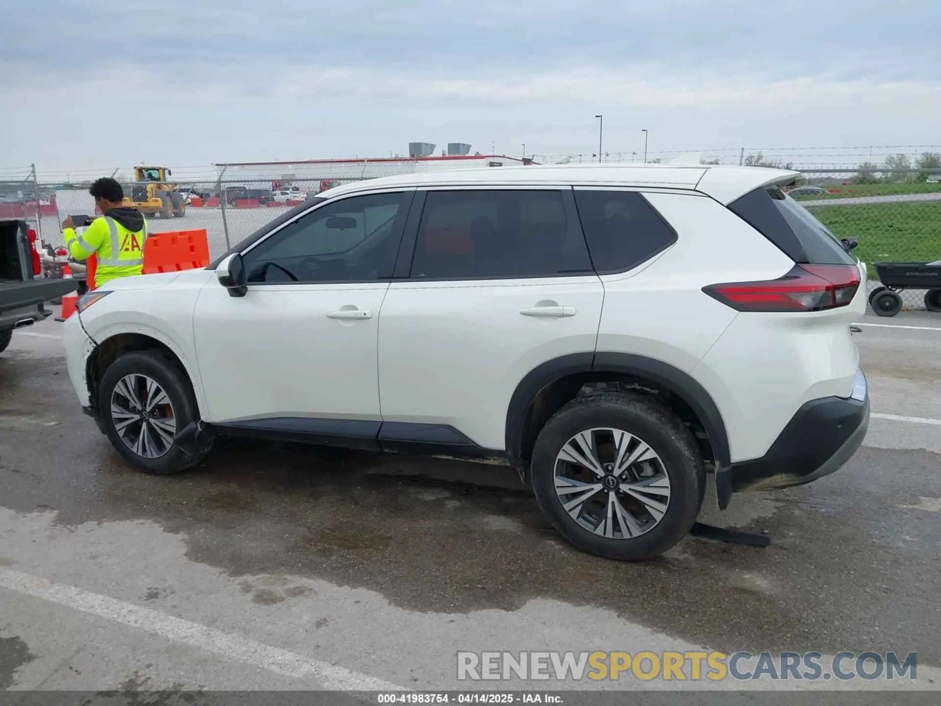 14 Photograph of a damaged car 5N1BT3BB6NC727886 NISSAN ROGUE 2022