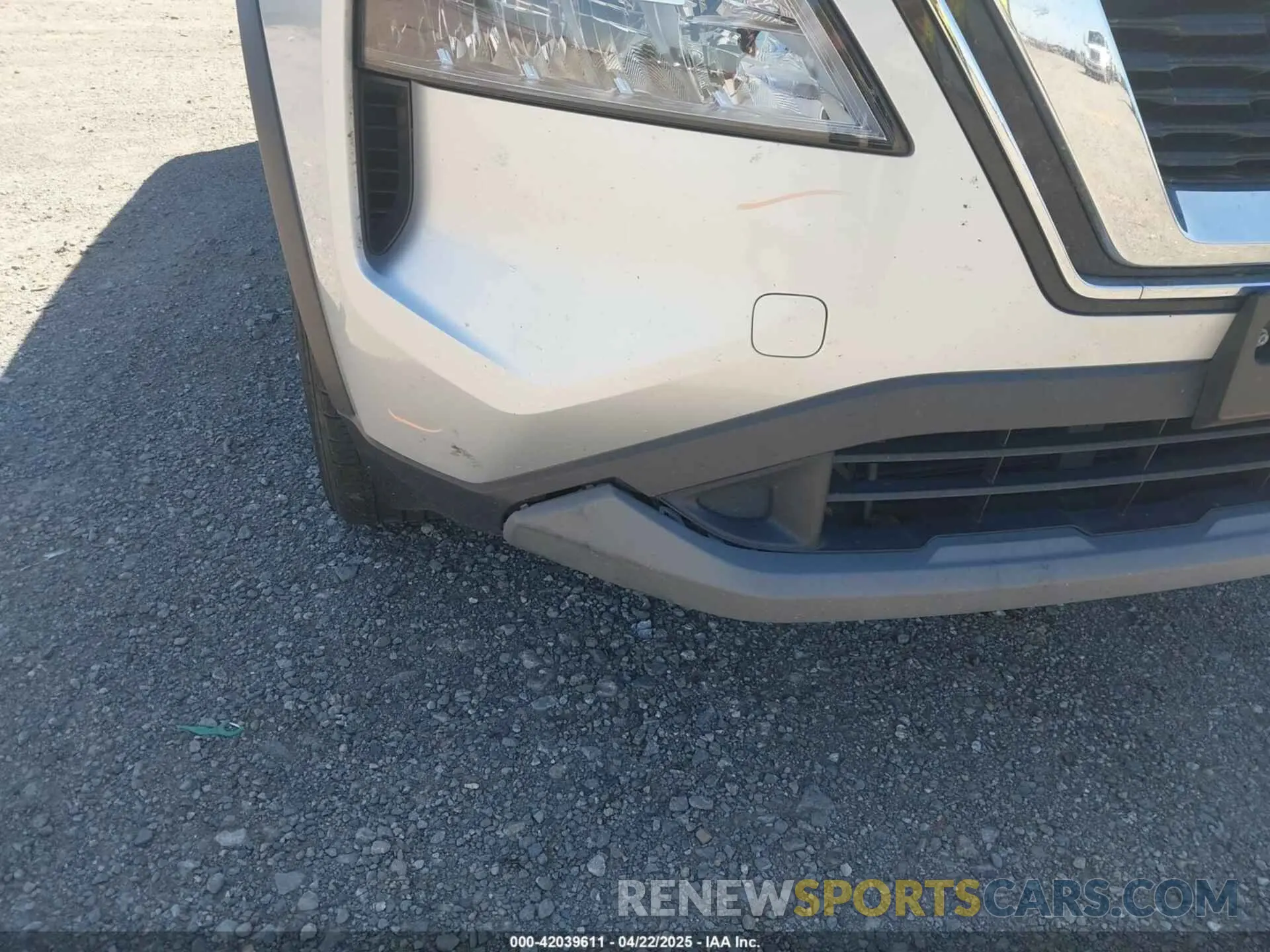 18 Photograph of a damaged car 5N1BT3BB8NC674415 NISSAN ROGUE 2022