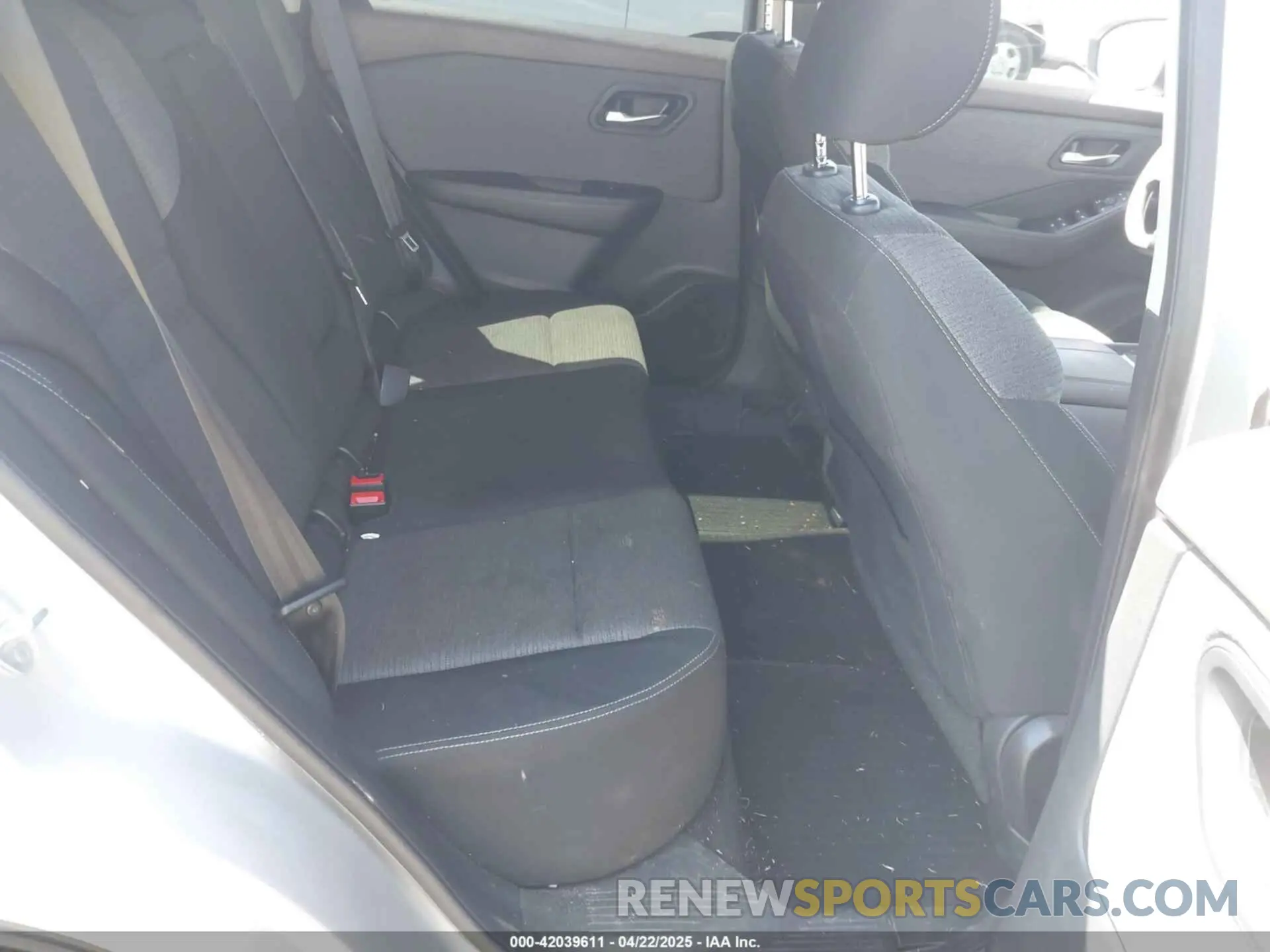8 Photograph of a damaged car 5N1BT3BB8NC674415 NISSAN ROGUE 2022