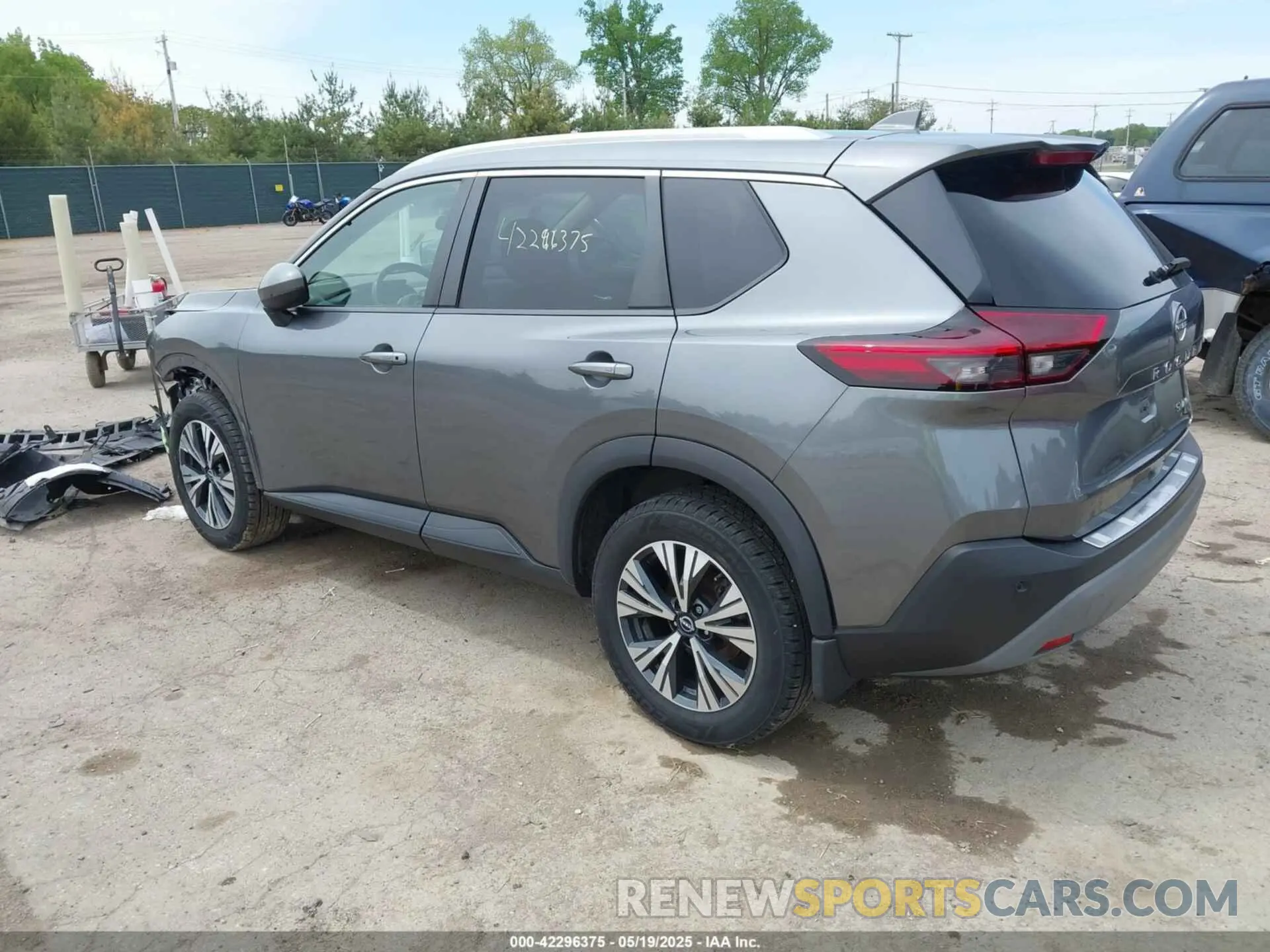 3 Photograph of a damaged car 5N1BT3BB8NC676391 NISSAN ROGUE 2022