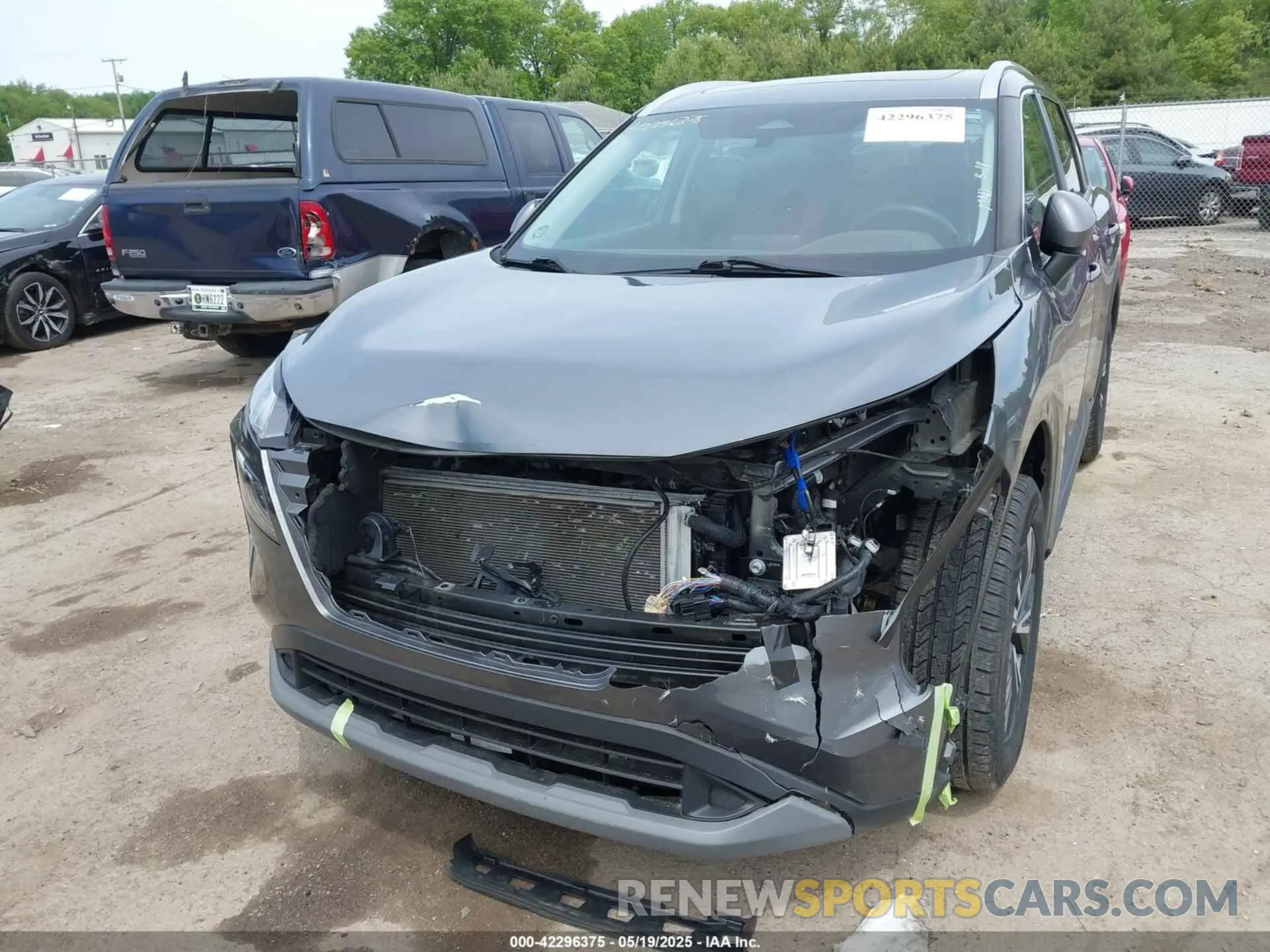 6 Photograph of a damaged car 5N1BT3BB8NC676391 NISSAN ROGUE 2022