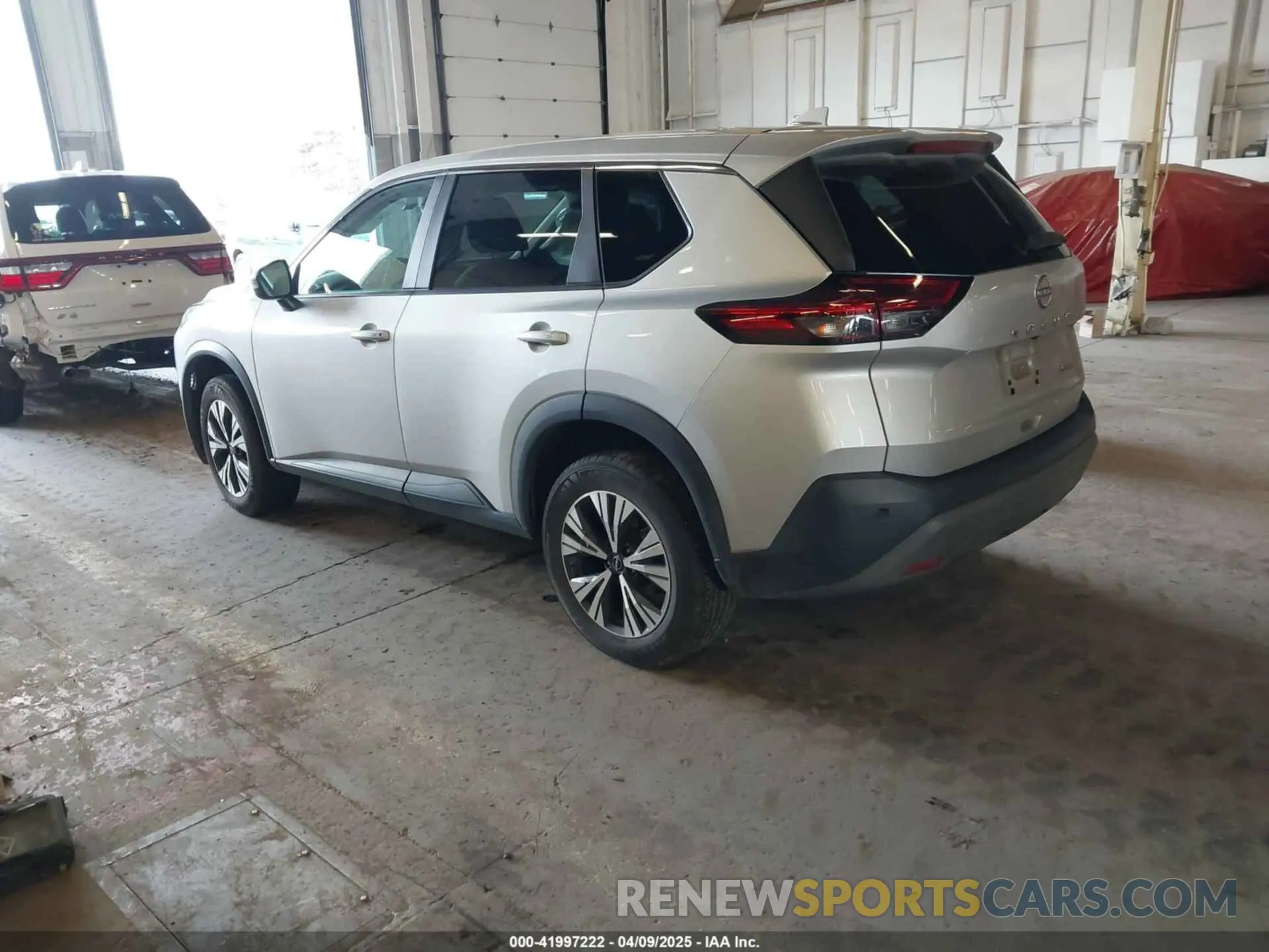 3 Photograph of a damaged car 5N1BT3BB8NC689562 NISSAN ROGUE 2022
