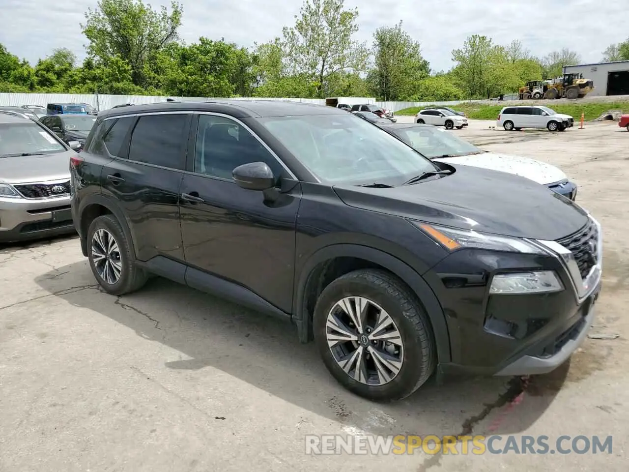 4 Photograph of a damaged car 5N1BT3BB8NC696771 NISSAN ROGUE 2022