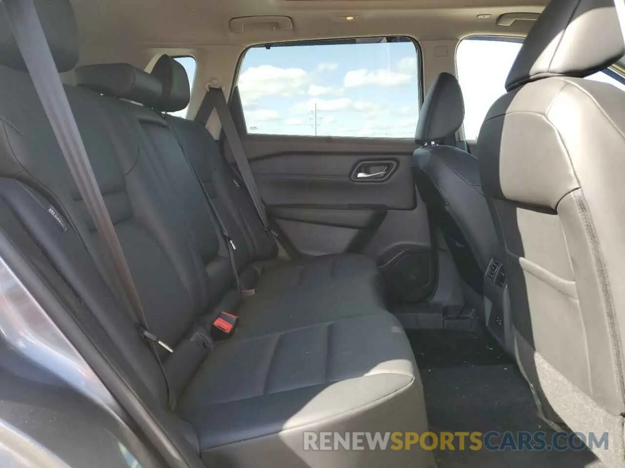 11 Photograph of a damaged car 5N1BT3BB8NC710653 NISSAN ROGUE 2022
