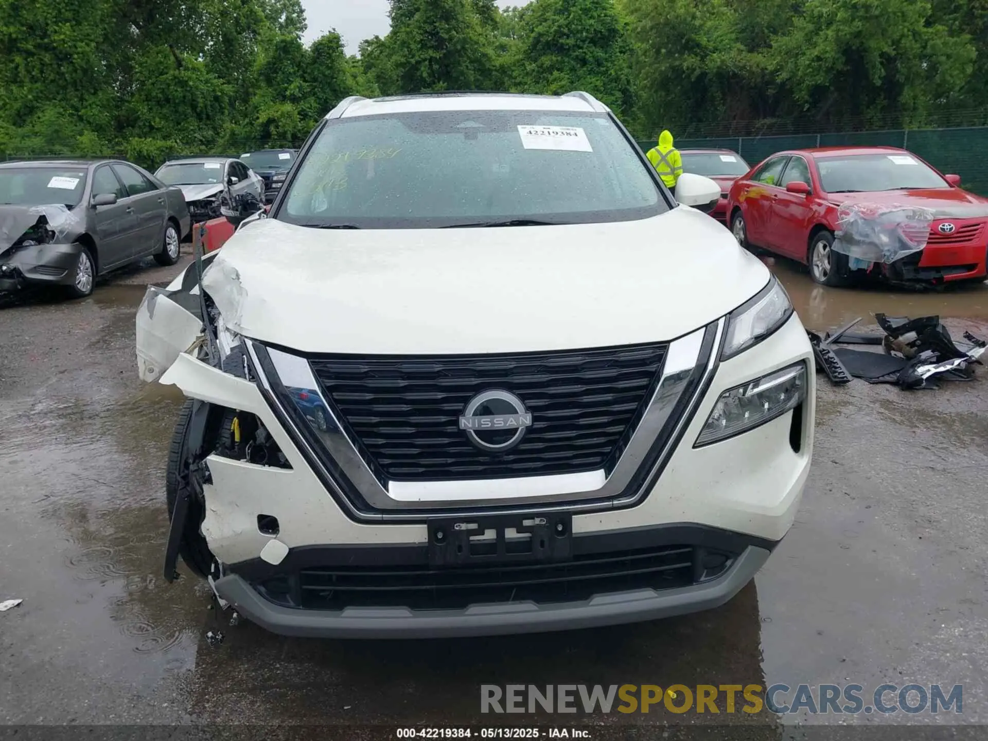 13 Photograph of a damaged car 5N1BT3BB9NC705641 NISSAN ROGUE 2022
