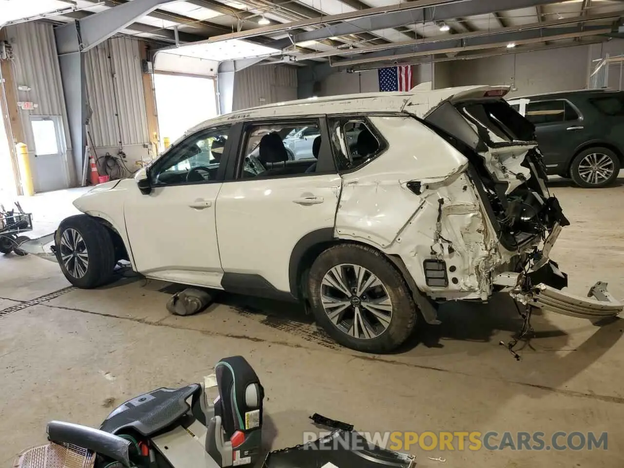 2 Photograph of a damaged car 5N1BT3BB9NC727624 NISSAN ROGUE 2022