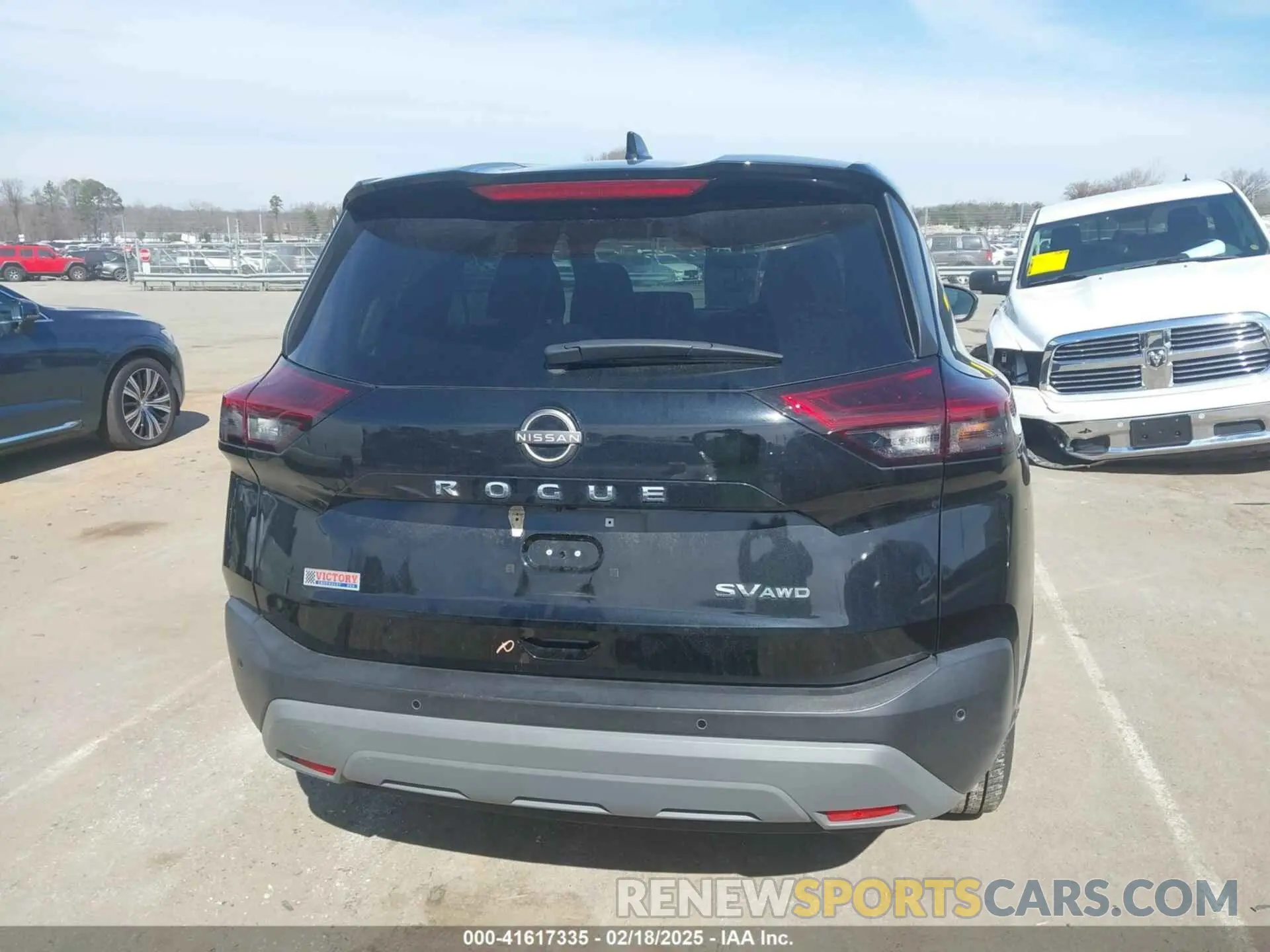 17 Photograph of a damaged car 5N1BT3BBXNC692754 NISSAN ROGUE 2022