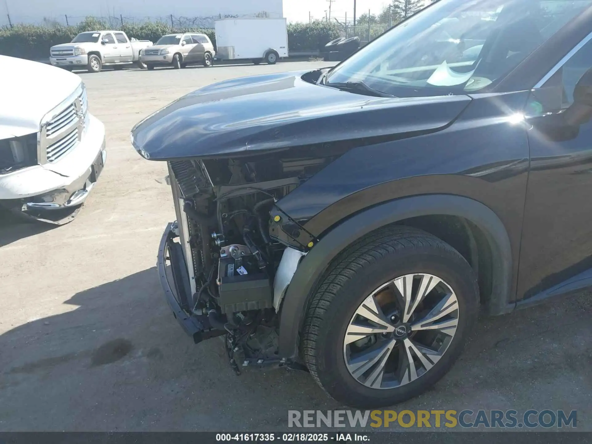 19 Photograph of a damaged car 5N1BT3BBXNC692754 NISSAN ROGUE 2022