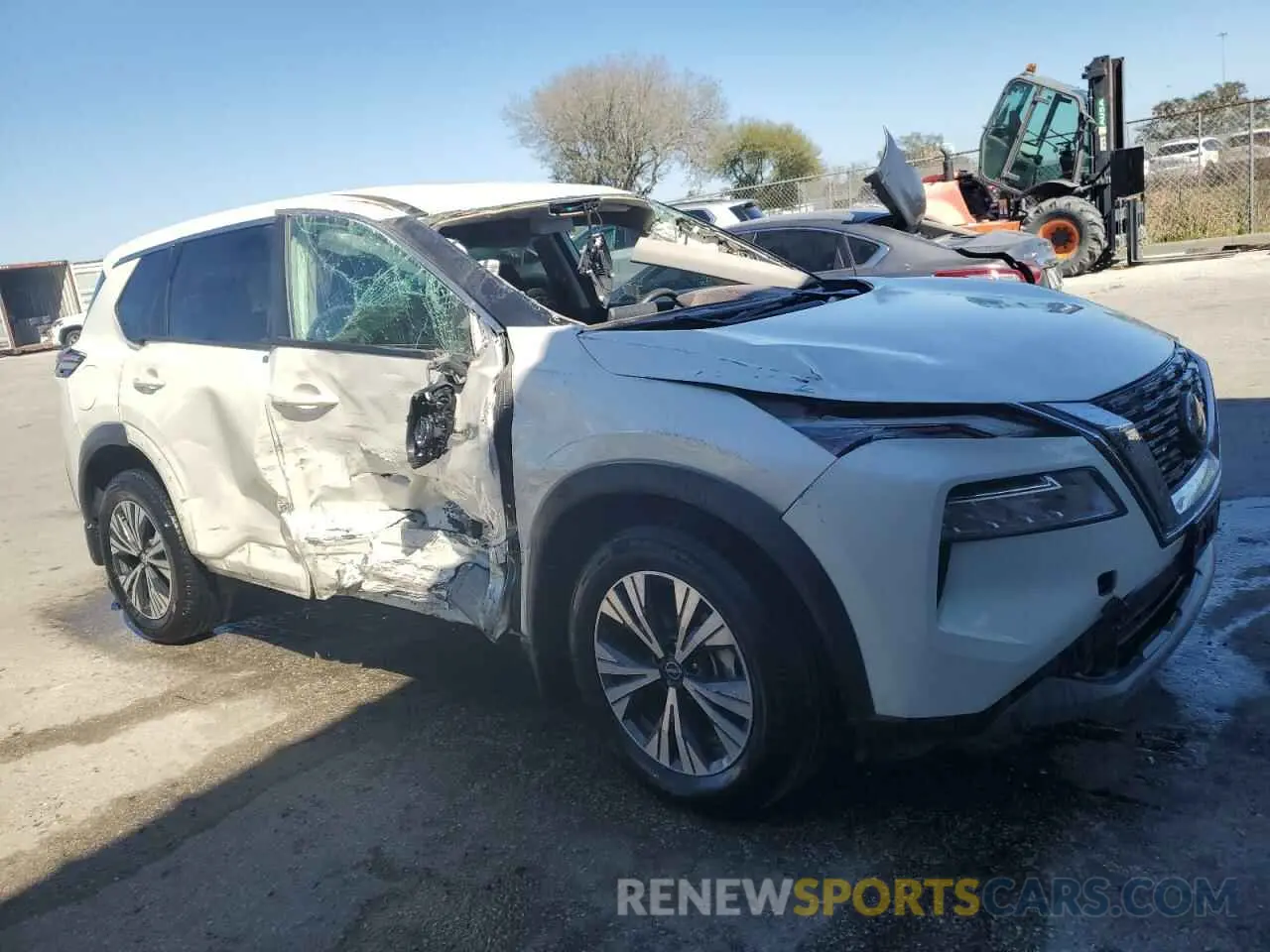 4 Photograph of a damaged car 5N1BT3BBXNC725302 NISSAN ROGUE 2022