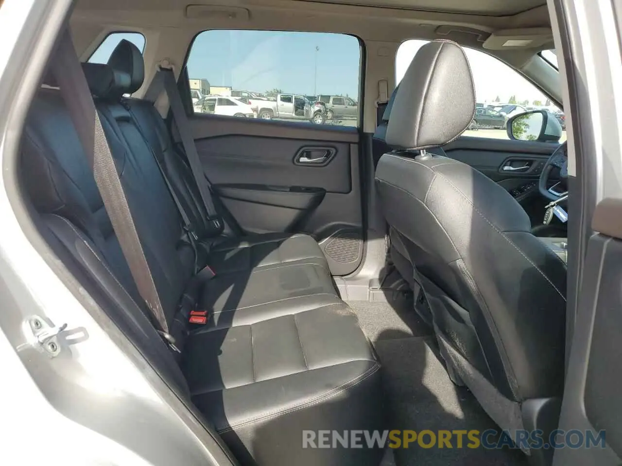 12 Photograph of a damaged car 5N1BT3CA2NC695525 NISSAN ROGUE 2022