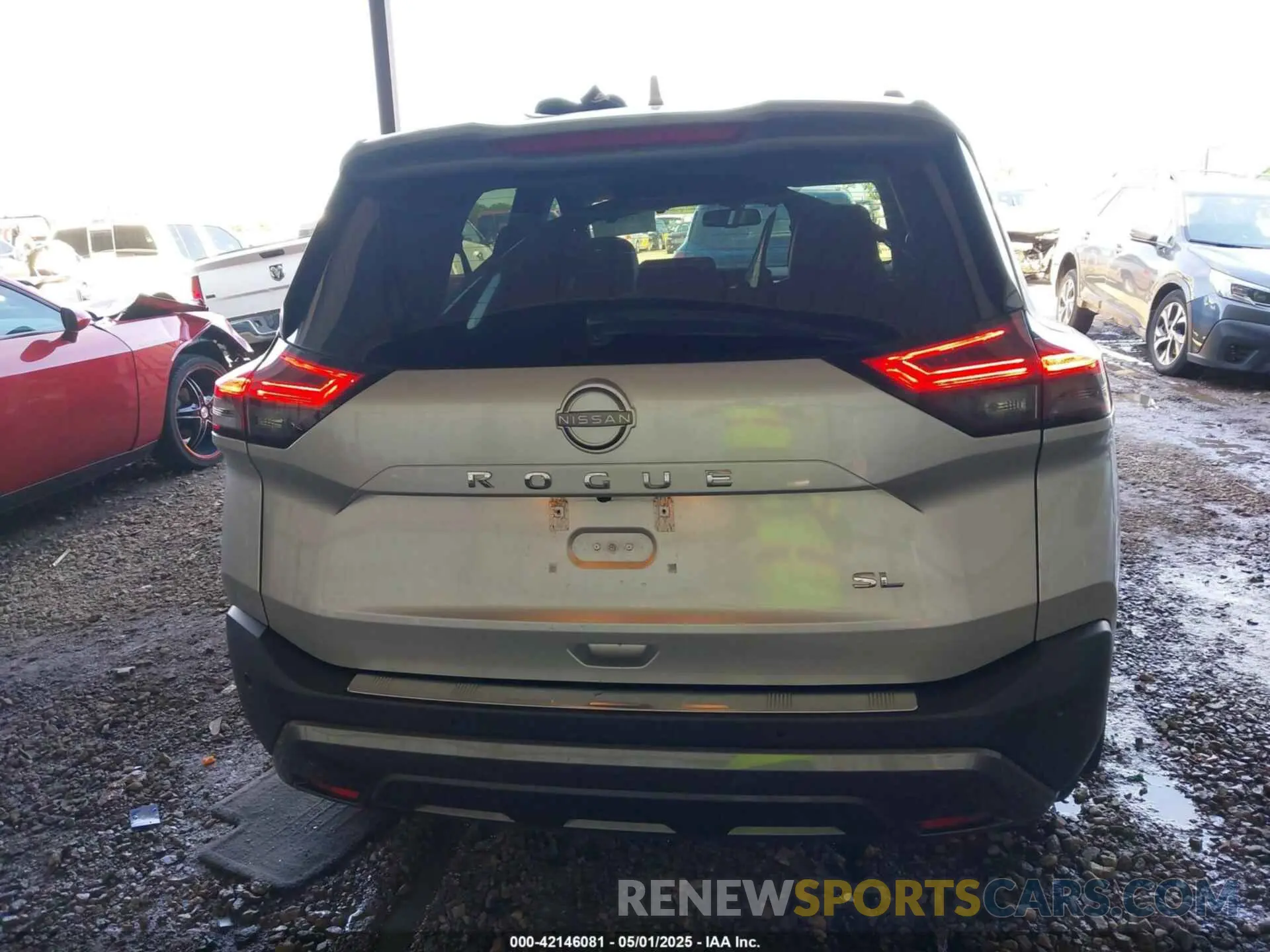 17 Photograph of a damaged car 5N1BT3CA2NC731911 NISSAN ROGUE 2022