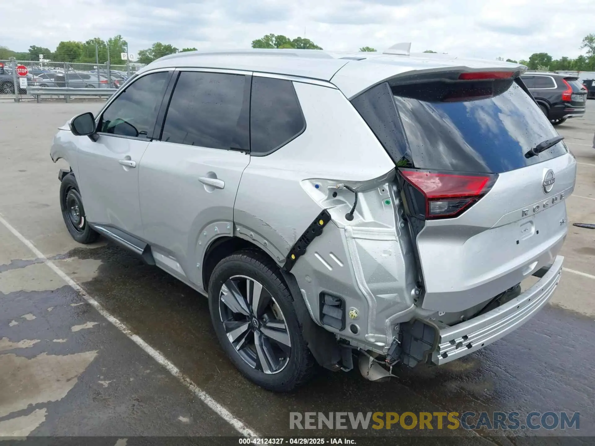 3 Photograph of a damaged car 5N1BT3CA3NC716219 NISSAN ROGUE 2022