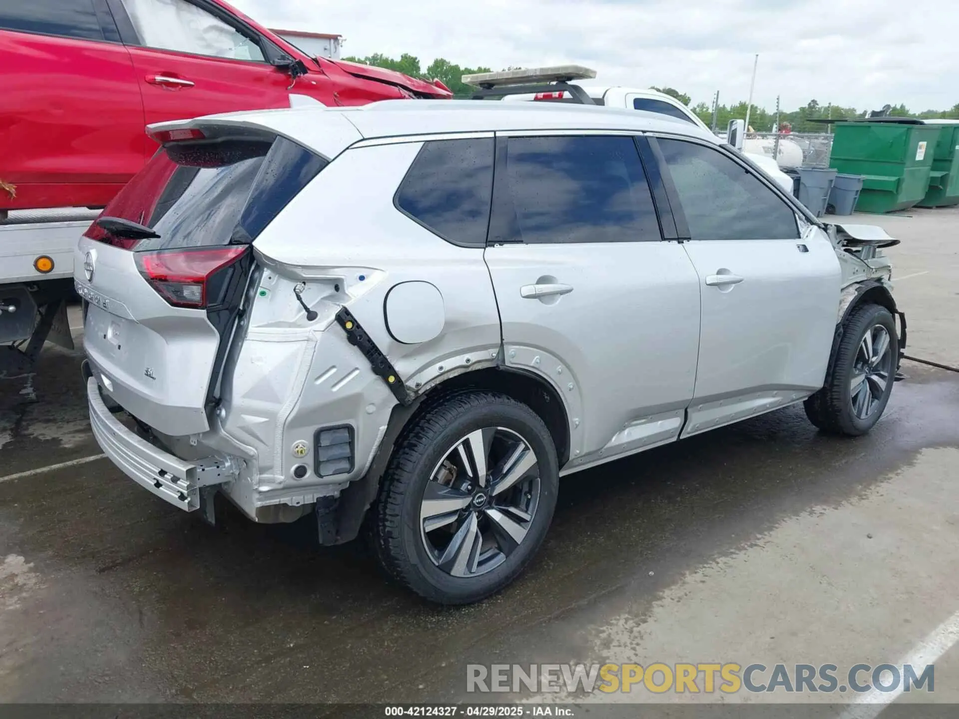4 Photograph of a damaged car 5N1BT3CA3NC716219 NISSAN ROGUE 2022