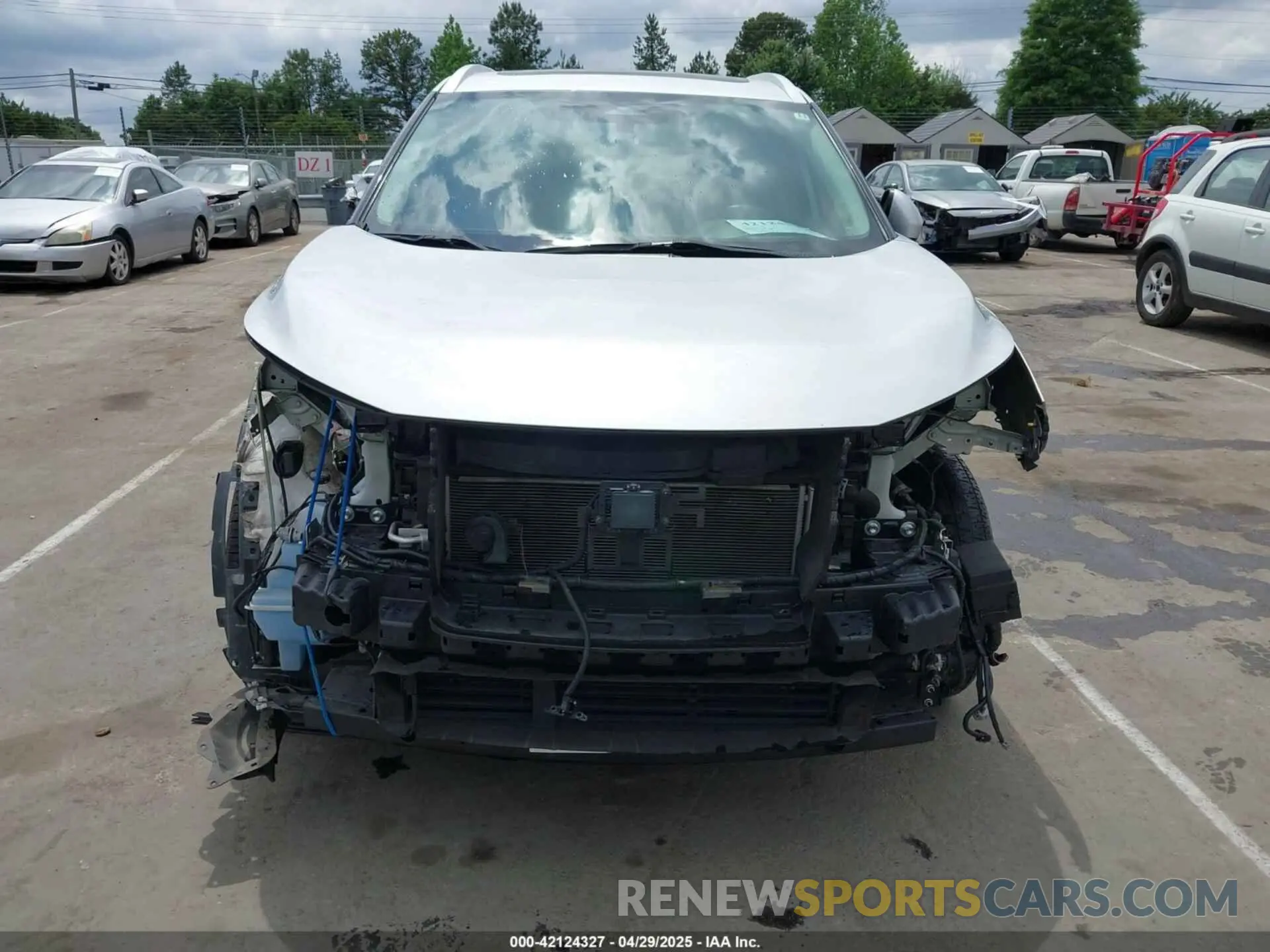6 Photograph of a damaged car 5N1BT3CA3NC716219 NISSAN ROGUE 2022