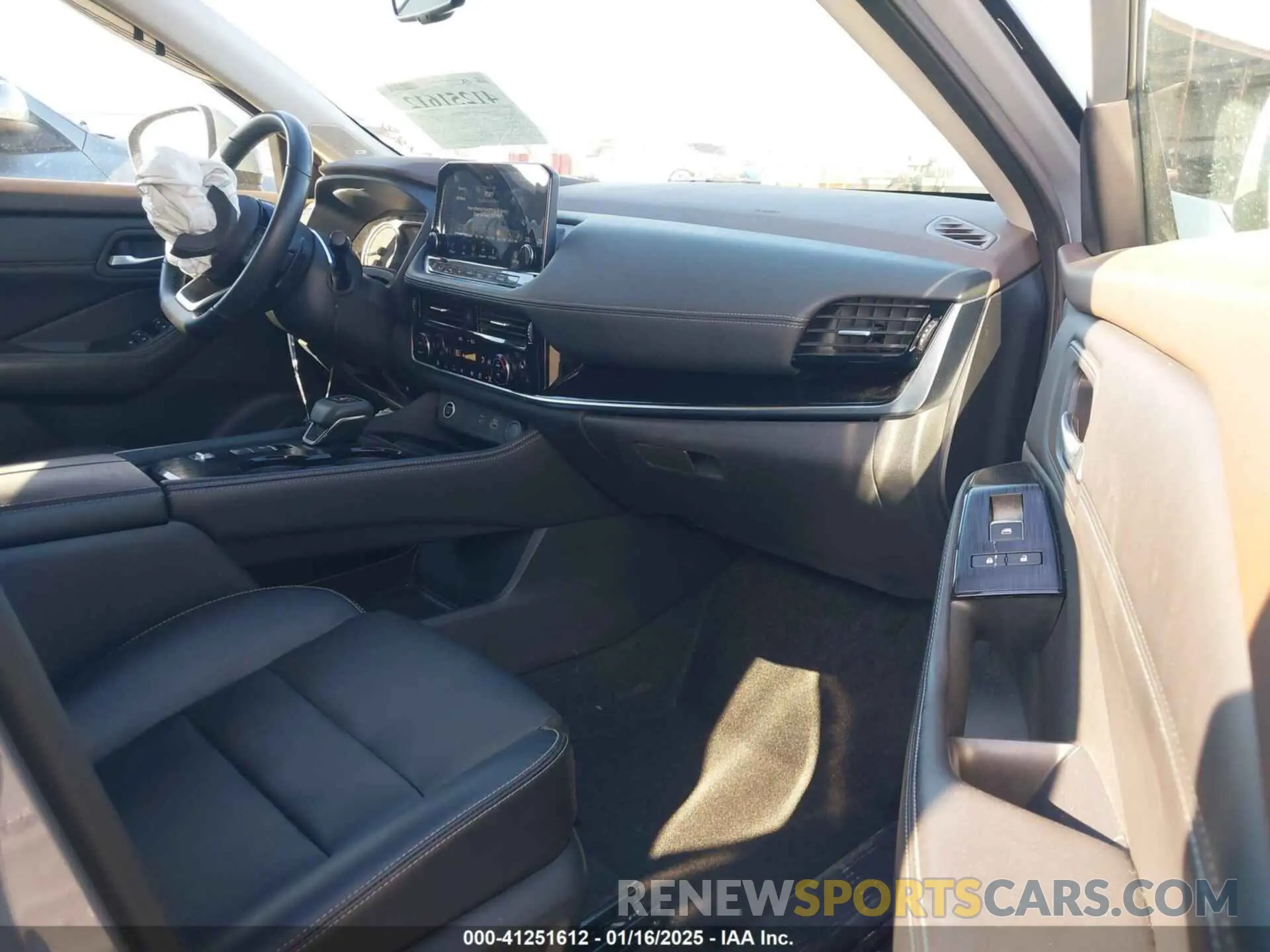 5 Photograph of a damaged car 5N1BT3CAXNC690993 NISSAN ROGUE 2022