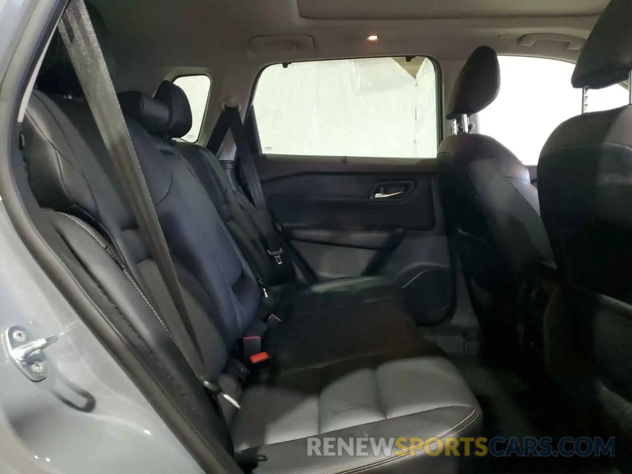 11 Photograph of a damaged car 5N1BT3CB2NC702580 NISSAN ROGUE 2022