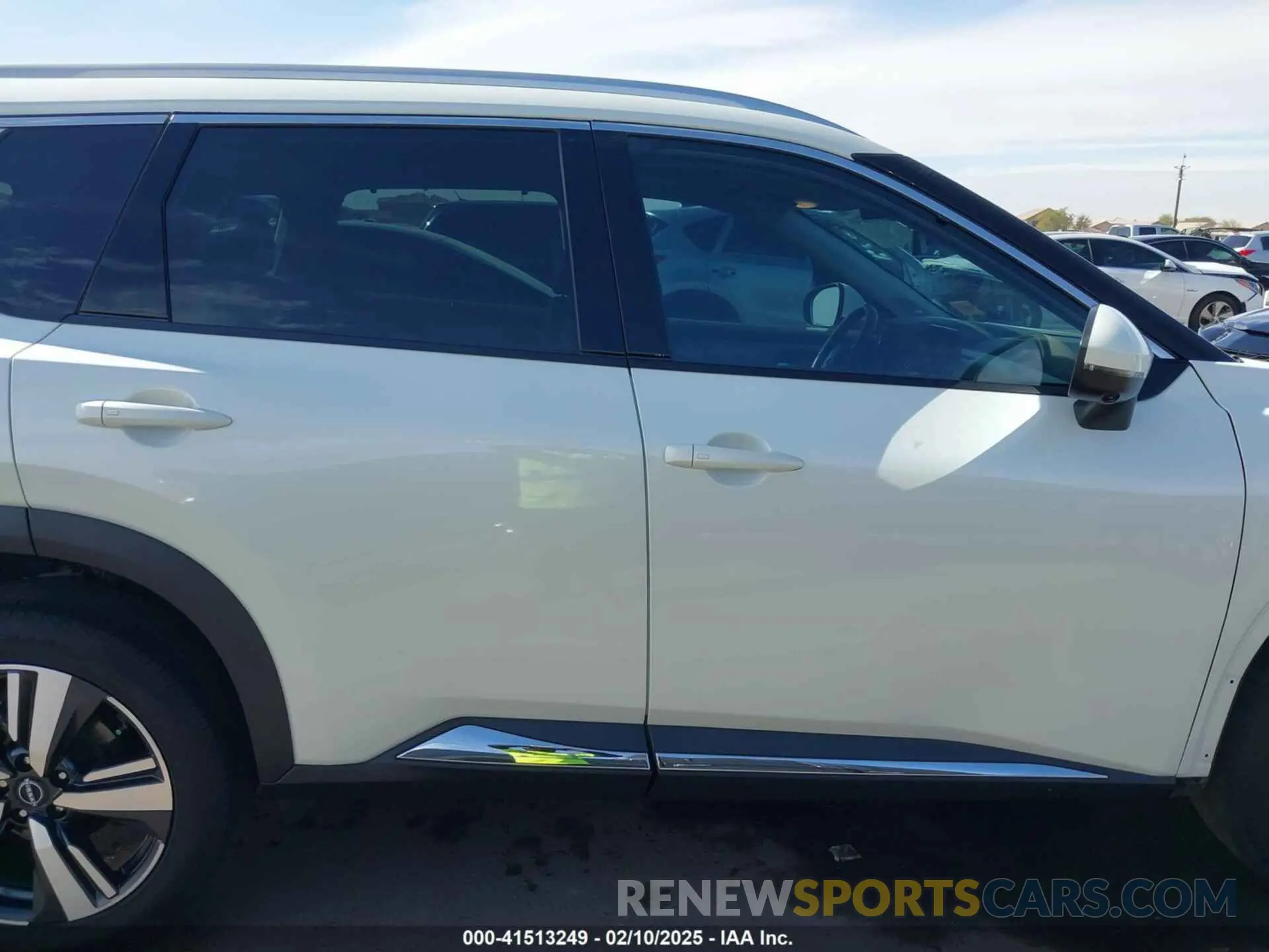 14 Photograph of a damaged car 5N1BT3CB5NC692949 NISSAN ROGUE 2022