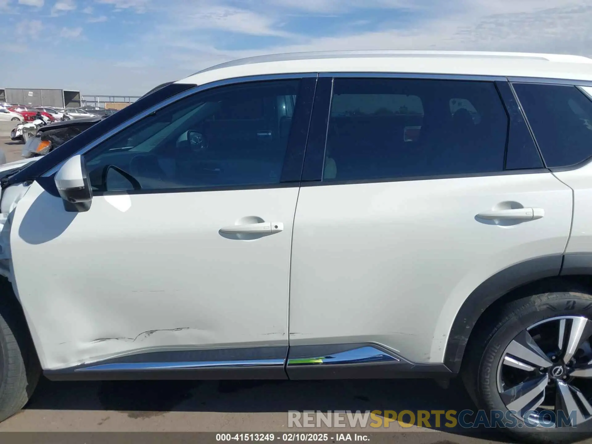 15 Photograph of a damaged car 5N1BT3CB5NC692949 NISSAN ROGUE 2022