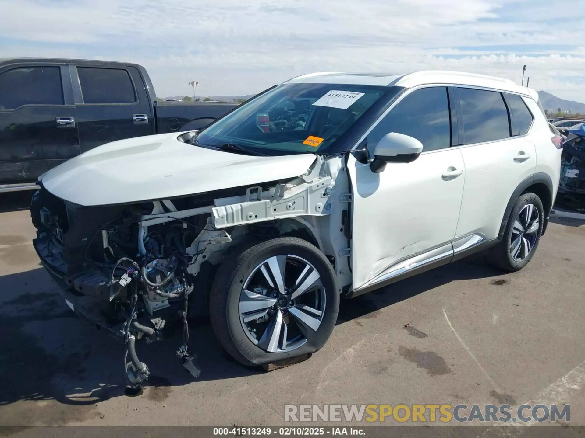 2 Photograph of a damaged car 5N1BT3CB5NC692949 NISSAN ROGUE 2022