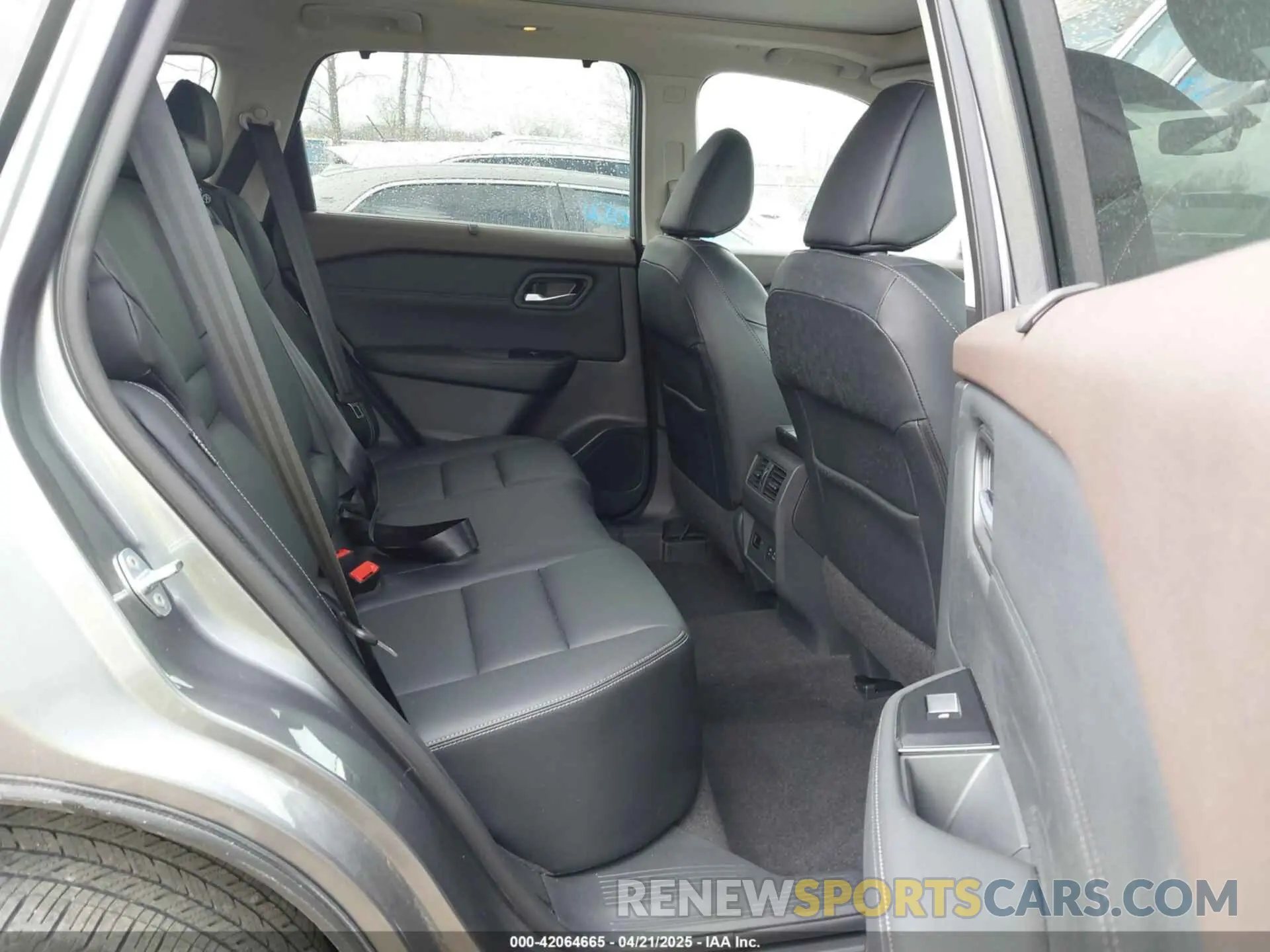 8 Photograph of a damaged car 5N1BT3CBXNC698584 NISSAN ROGUE 2022