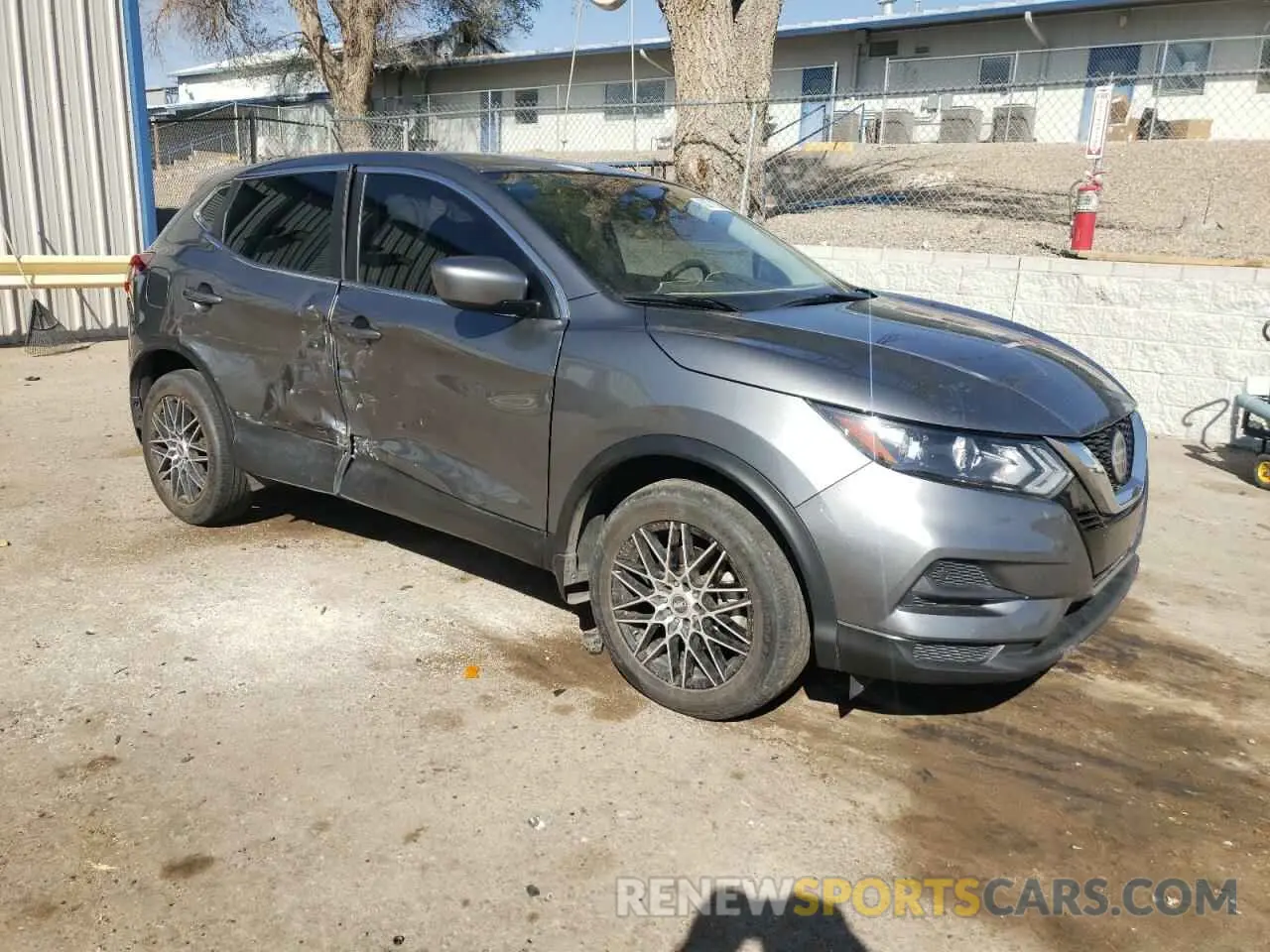 4 Photograph of a damaged car JN1BJ1AW1NW681825 NISSAN ROGUE 2022