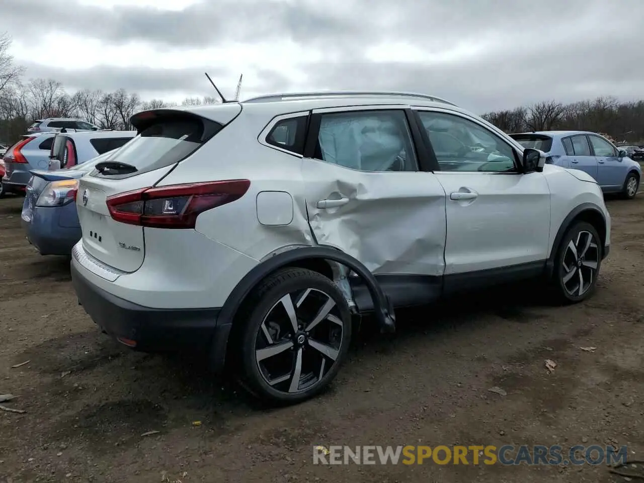 3 Photograph of a damaged car JN1BJ1CW8NW499312 NISSAN ROGUE 2022
