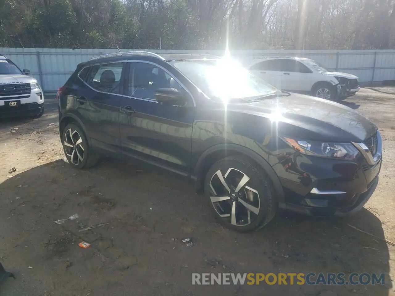 4 Photograph of a damaged car JN1BJ1CW9NW493650 NISSAN ROGUE 2022