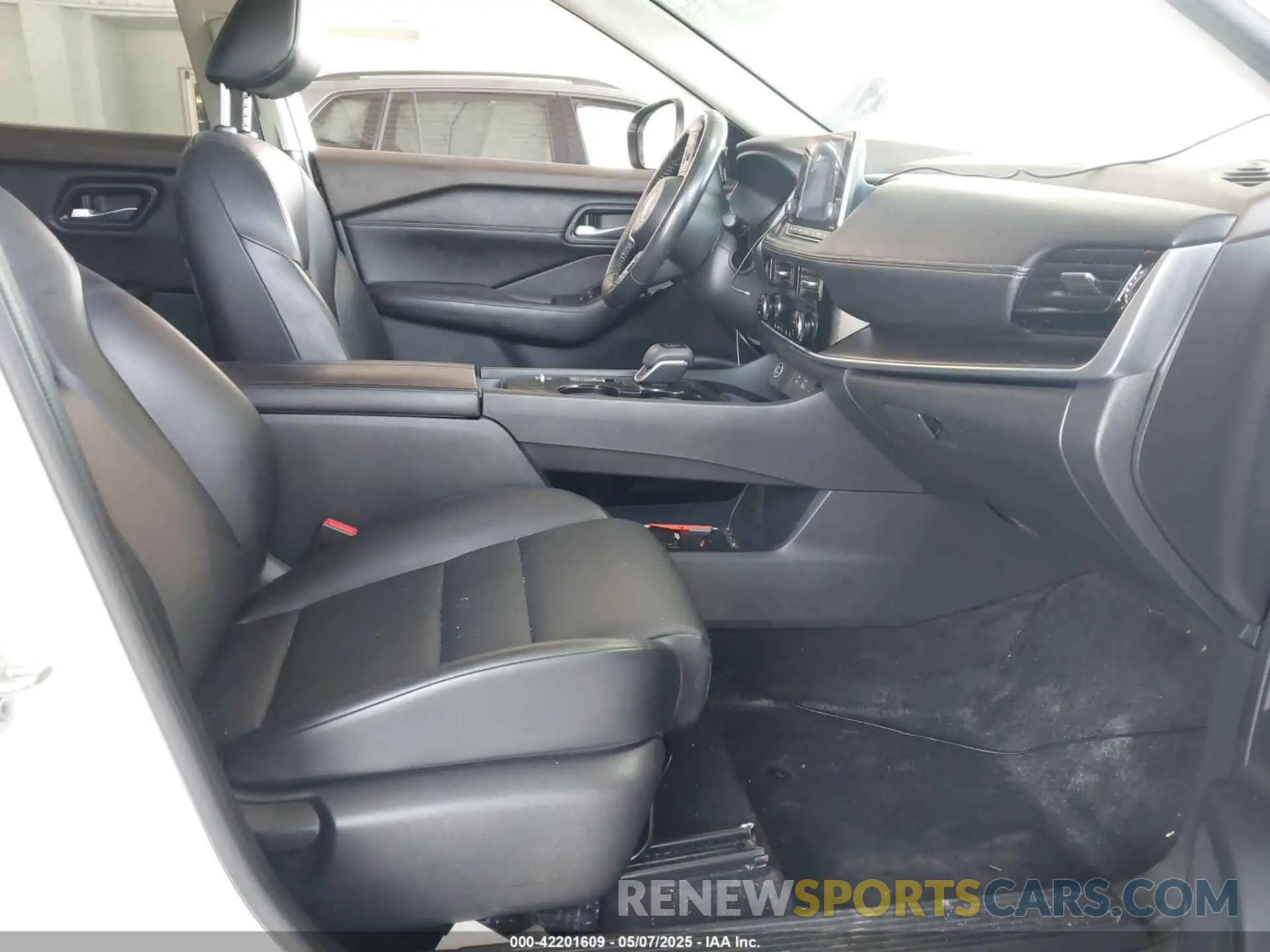 5 Photograph of a damaged car JN8BT3BA6NW042902 NISSAN ROGUE 2022