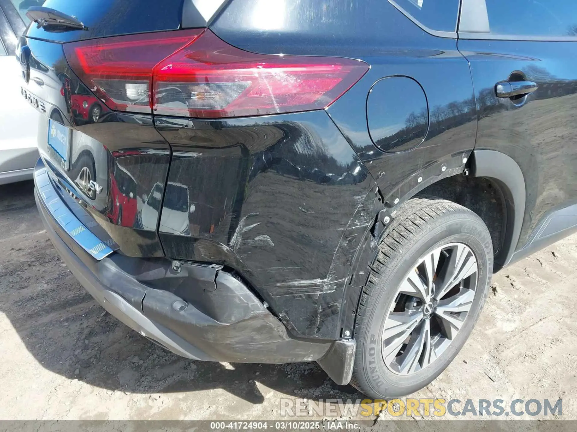 17 Photograph of a damaged car JN8BT3BA7NW041516 NISSAN ROGUE 2022