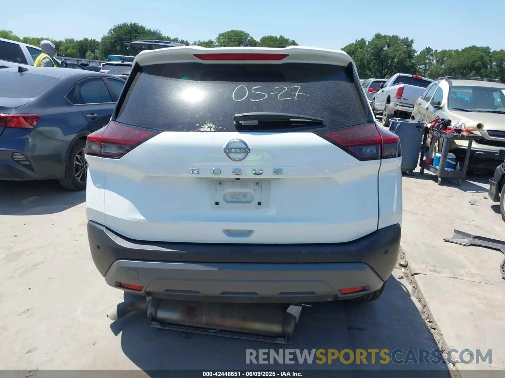 17 Photograph of a damaged car 5N1BT3AA0PC906114 NISSAN ROGUE 2023