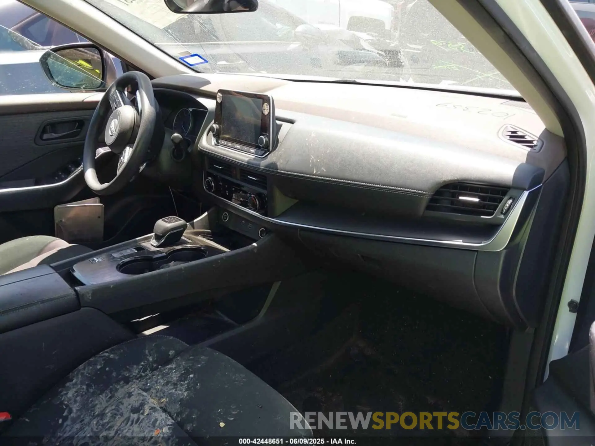 5 Photograph of a damaged car 5N1BT3AA0PC906114 NISSAN ROGUE 2023