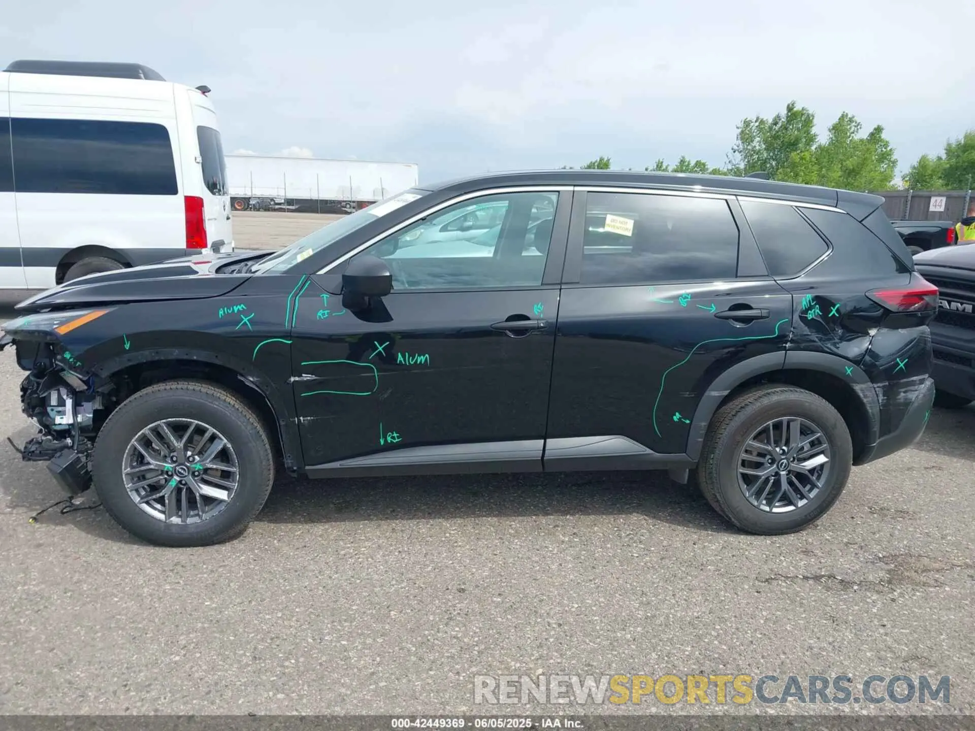 14 Photograph of a damaged car 5N1BT3AA1PC899142 NISSAN ROGUE 2023