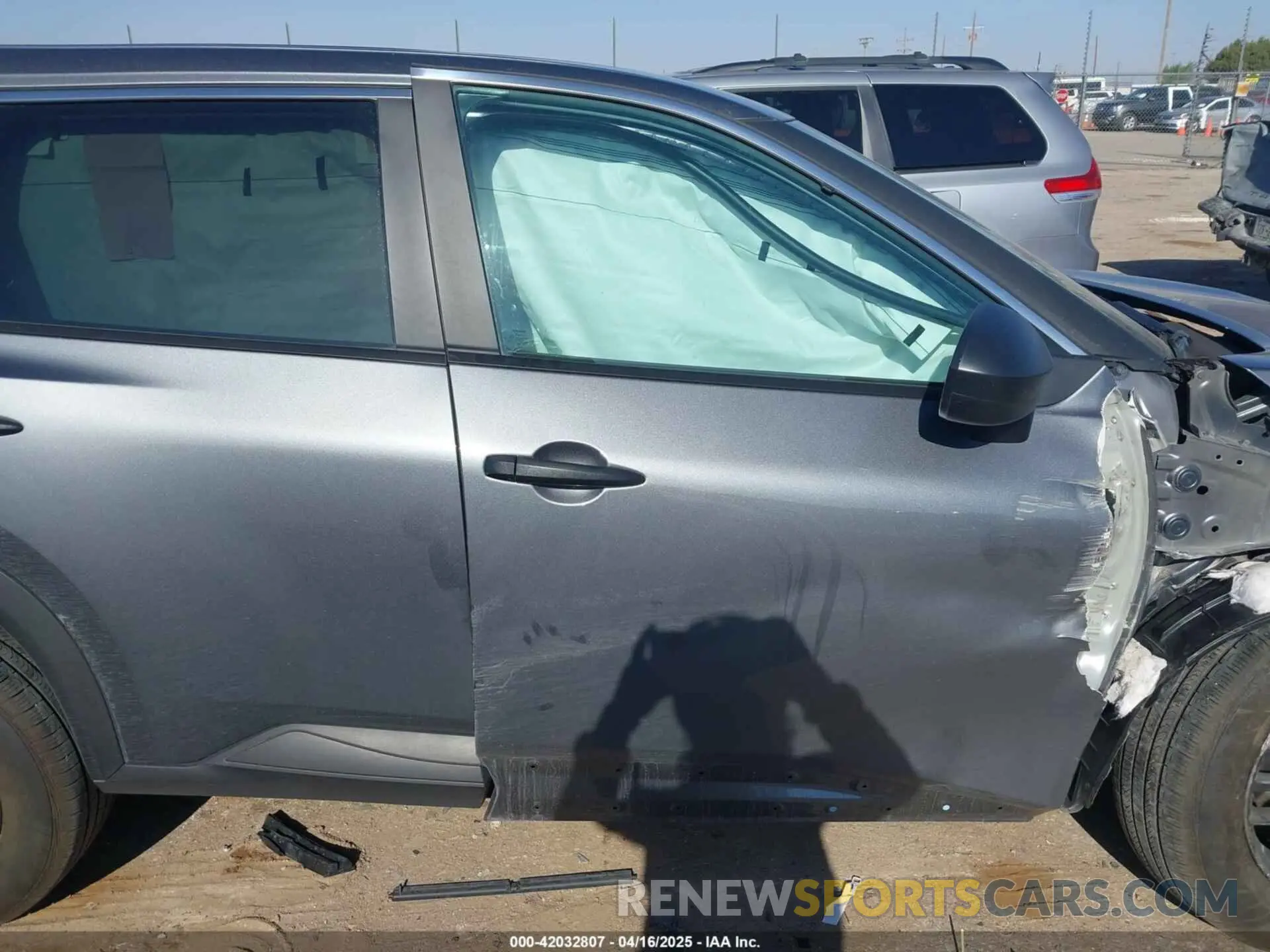13 Photograph of a damaged car 5N1BT3AA2PC763702 NISSAN ROGUE 2023