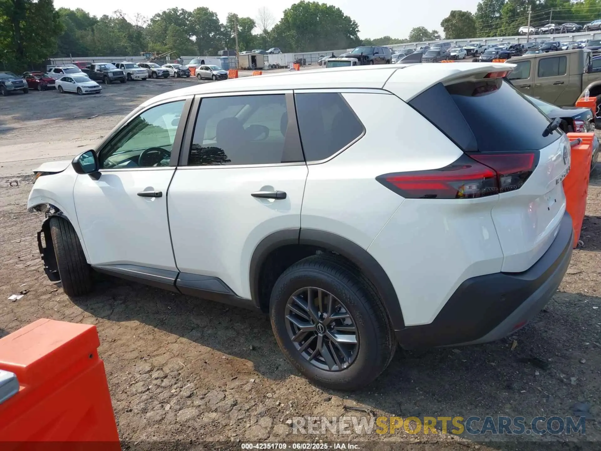 14 Photograph of a damaged car 5N1BT3AA2PC944752 NISSAN ROGUE 2023