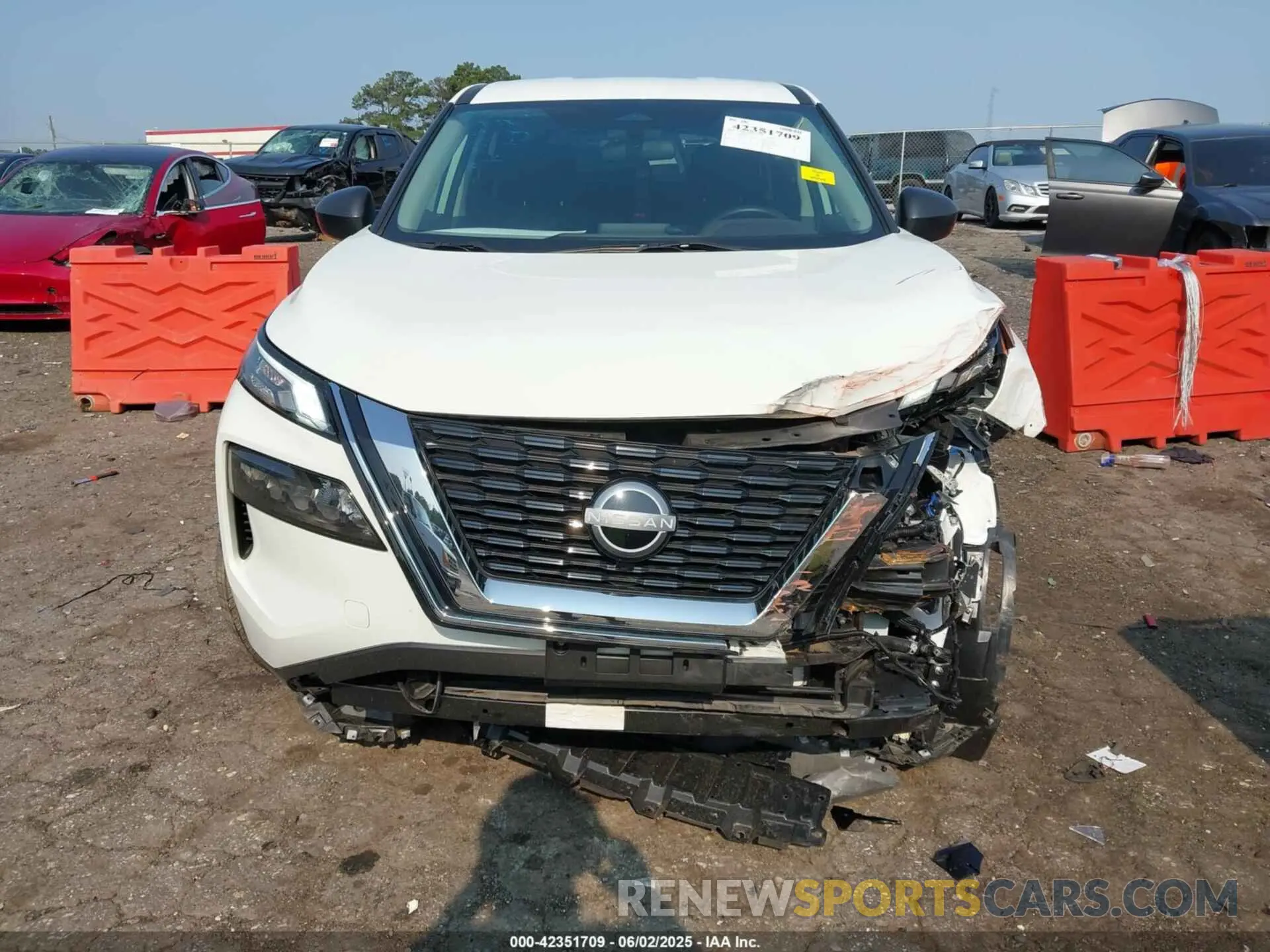 6 Photograph of a damaged car 5N1BT3AA2PC944752 NISSAN ROGUE 2023