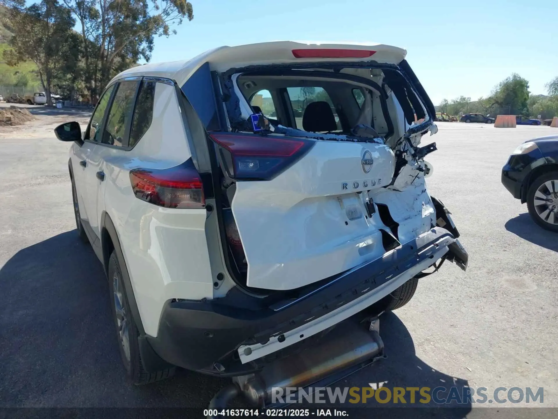 17 Photograph of a damaged car 5N1BT3AA3PC813510 NISSAN ROGUE 2023