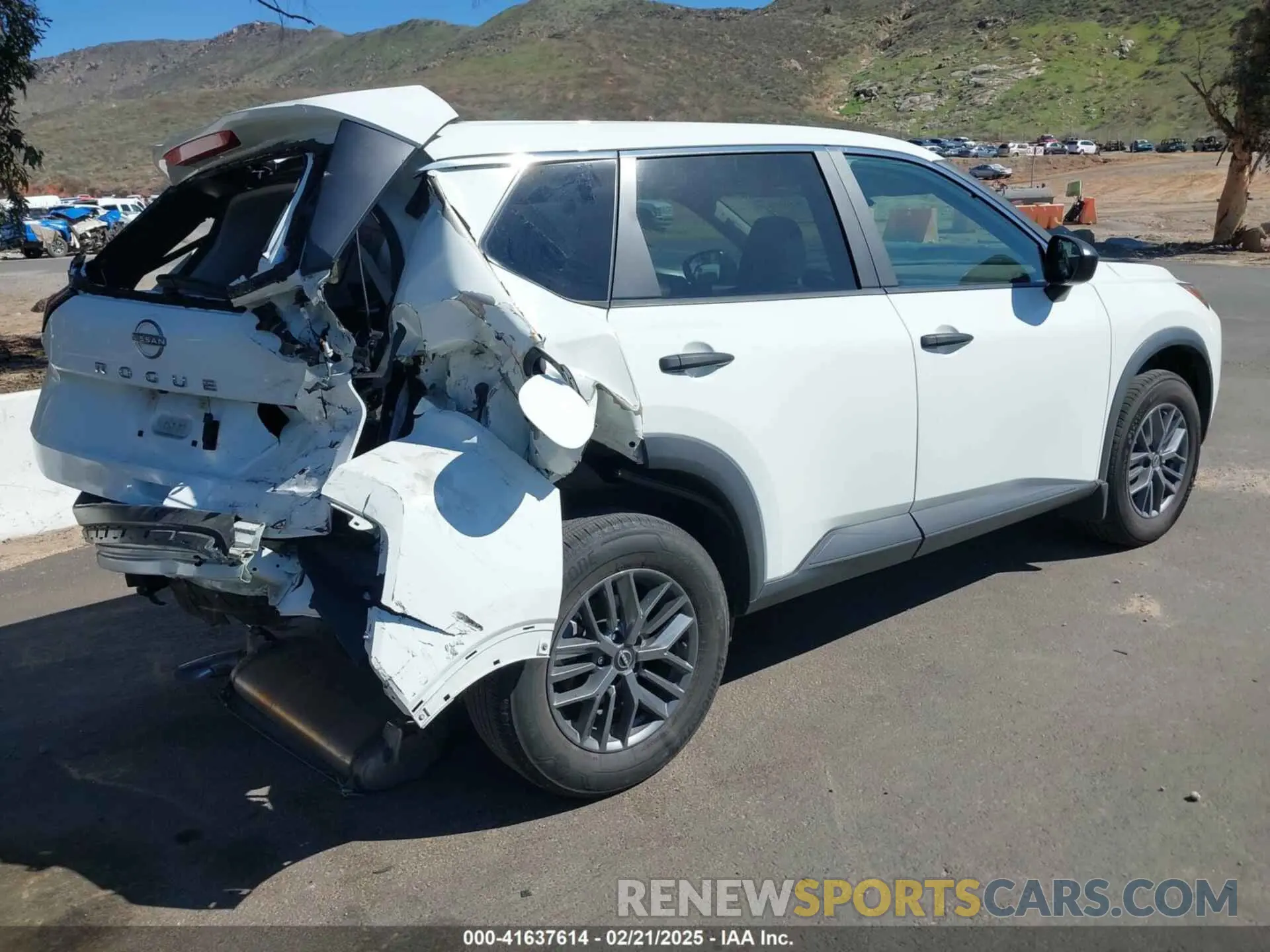 4 Photograph of a damaged car 5N1BT3AA3PC813510 NISSAN ROGUE 2023
