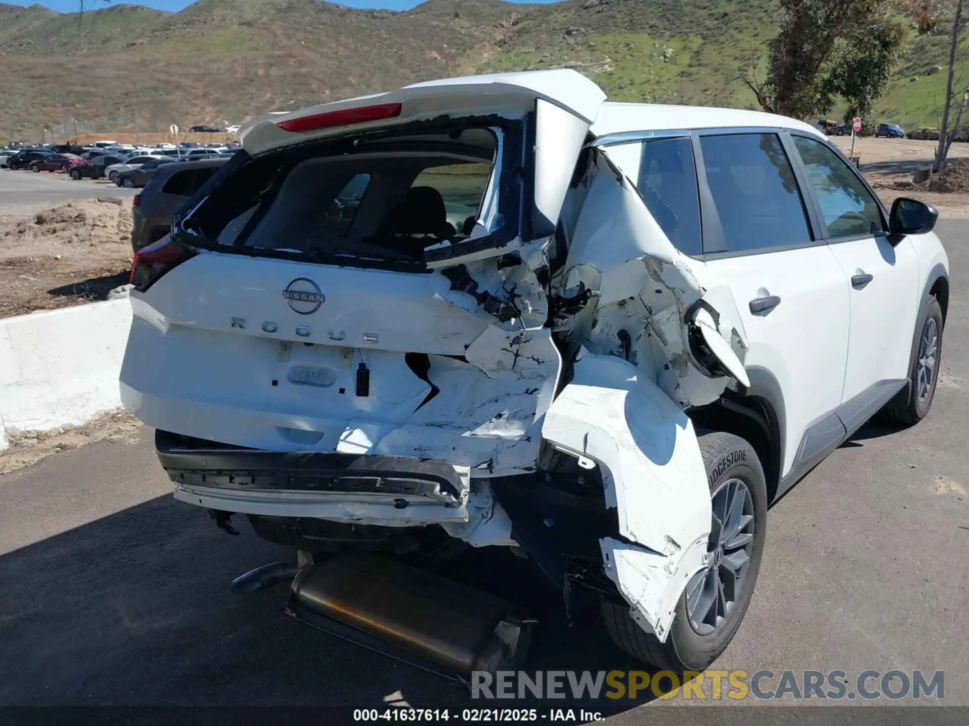 6 Photograph of a damaged car 5N1BT3AA3PC813510 NISSAN ROGUE 2023