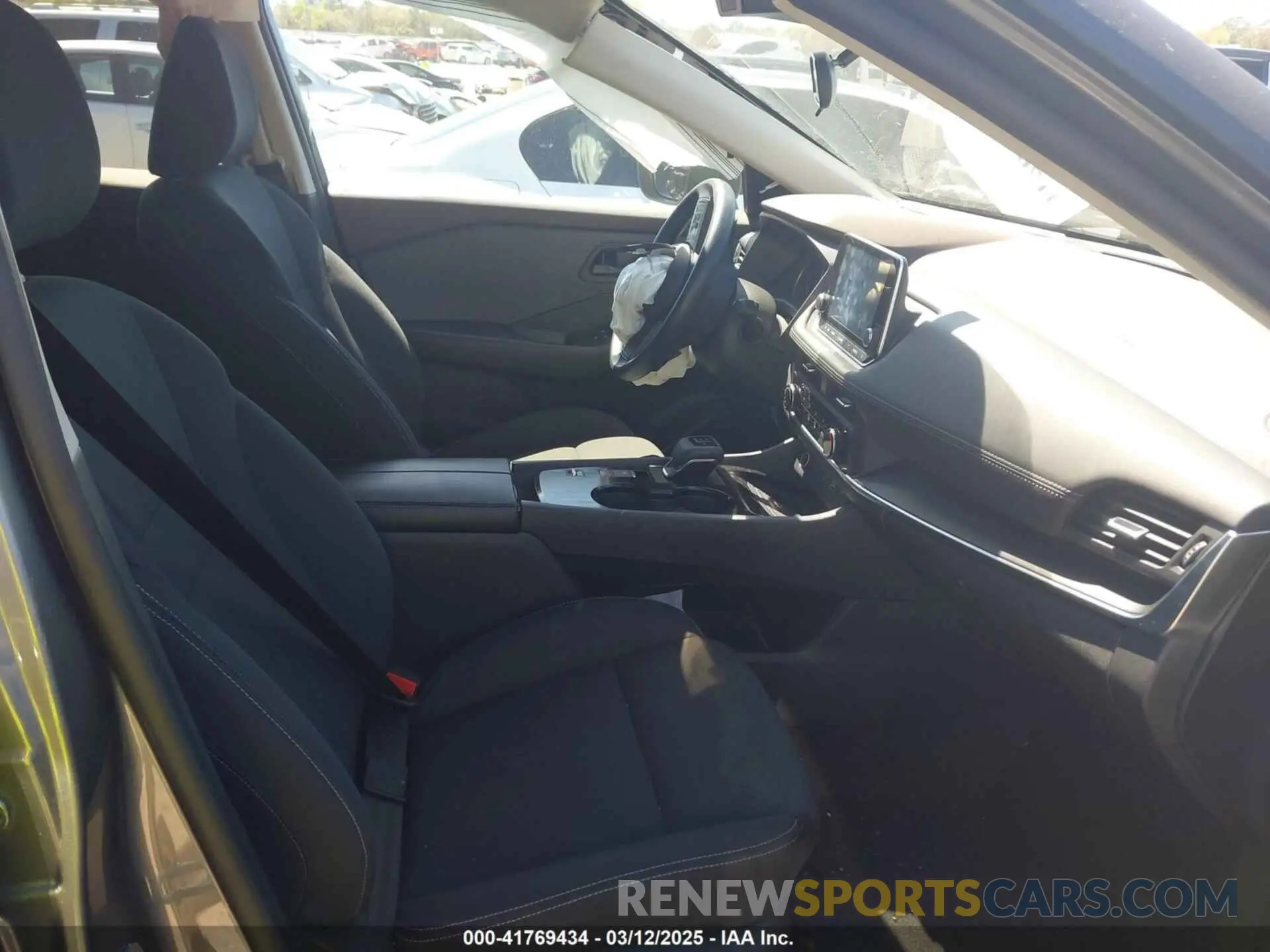 5 Photograph of a damaged car 5N1BT3AA5PC835072 NISSAN ROGUE 2023