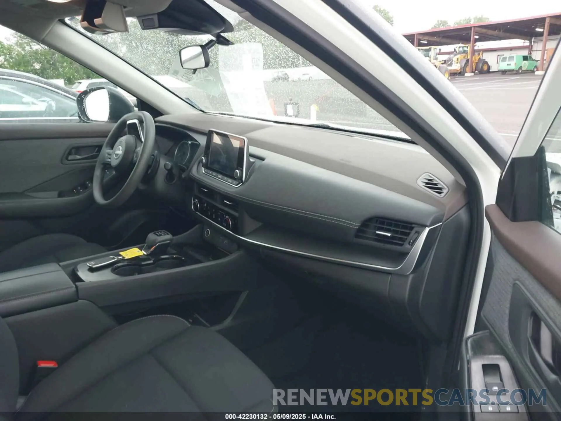 5 Photograph of a damaged car 5N1BT3AA5PC884529 NISSAN ROGUE 2023